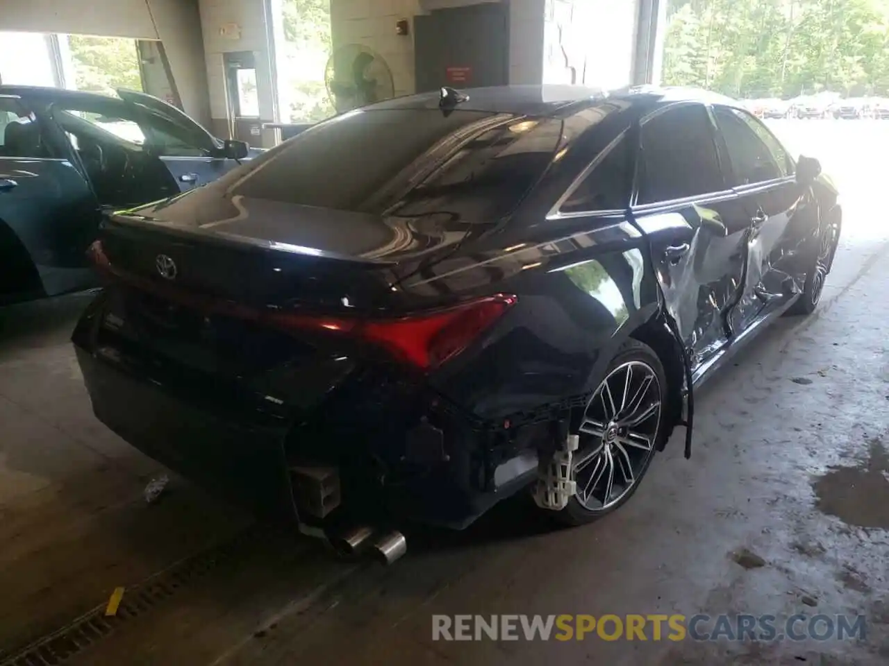 4 Photograph of a damaged car 4T1BZ1FB7KU008018 TOYOTA AVALON 2019