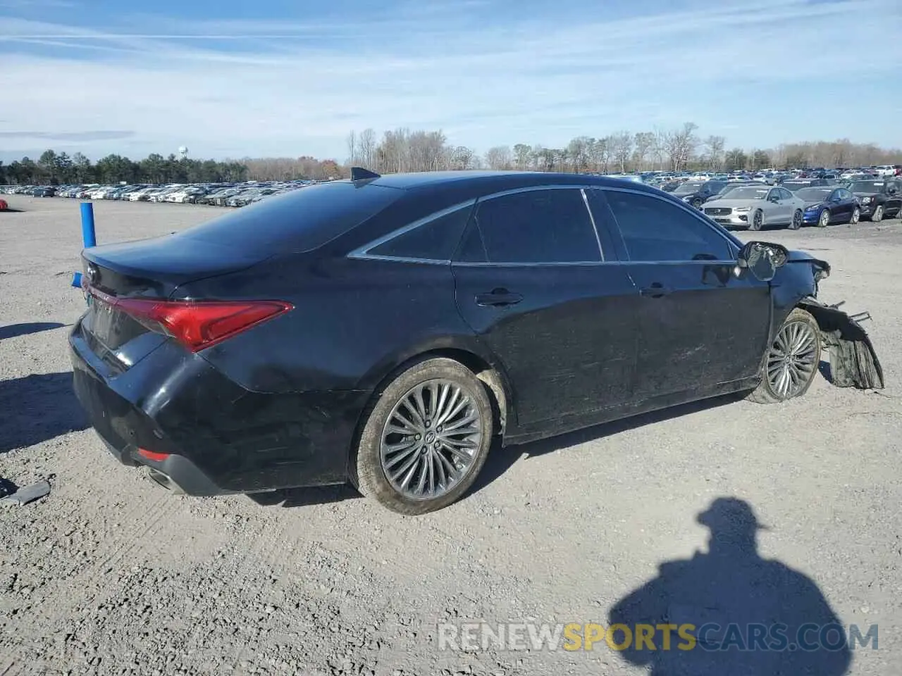 3 Photograph of a damaged car 4T1BZ1FB7KU009170 TOYOTA AVALON 2019