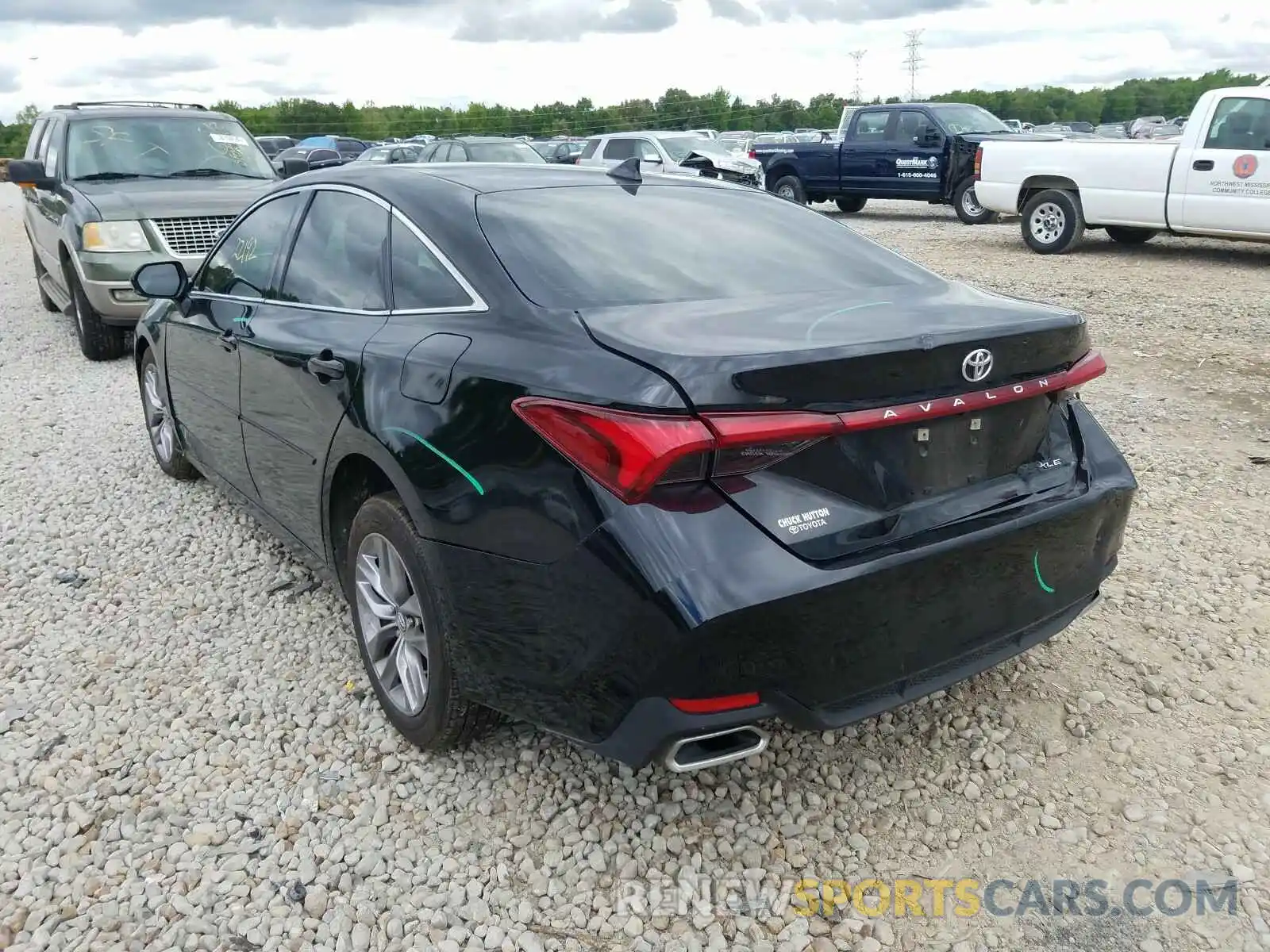 3 Photograph of a damaged car 4T1BZ1FB7KU018662 TOYOTA AVALON 2019