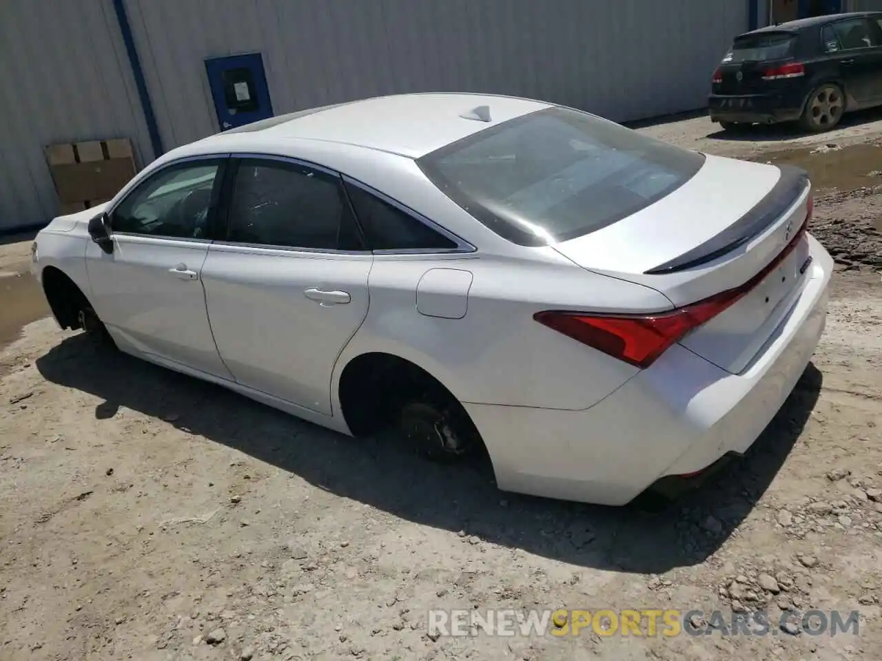 3 Photograph of a damaged car 4T1BZ1FB7KU020668 TOYOTA AVALON 2019