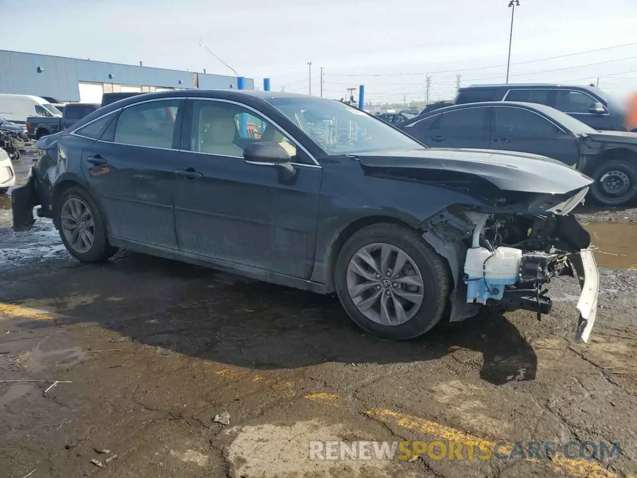 4 Photograph of a damaged car 4T1BZ1FB7KU021528 TOYOTA AVALON 2019