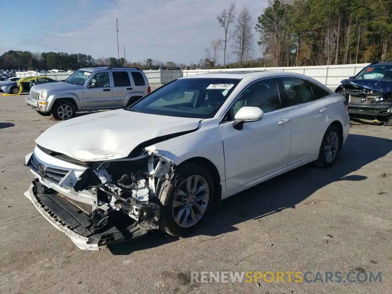 1 Photograph of a damaged car 4T1BZ1FB7KU025174 TOYOTA AVALON 2019