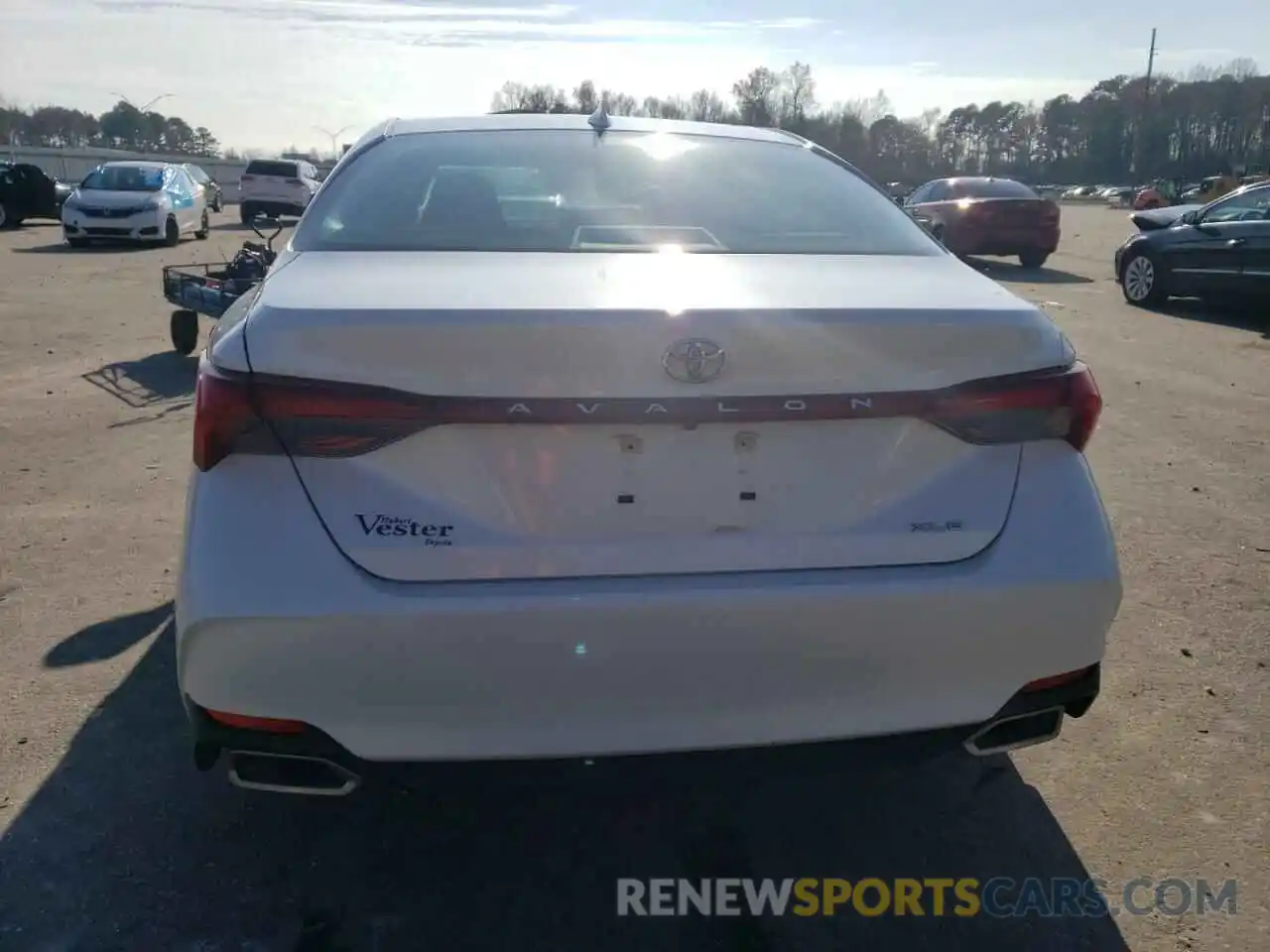 6 Photograph of a damaged car 4T1BZ1FB7KU025174 TOYOTA AVALON 2019