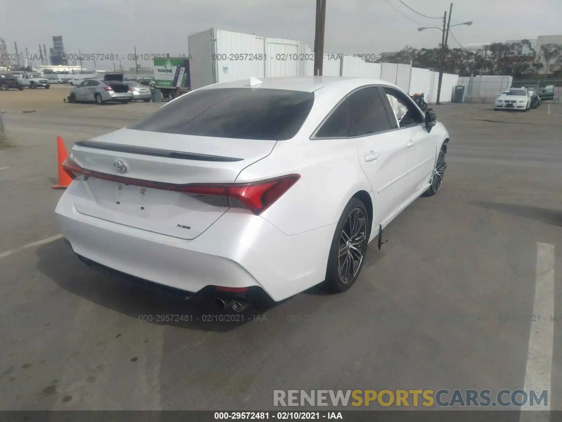 4 Photograph of a damaged car 4T1BZ1FB7KU025885 TOYOTA AVALON 2019