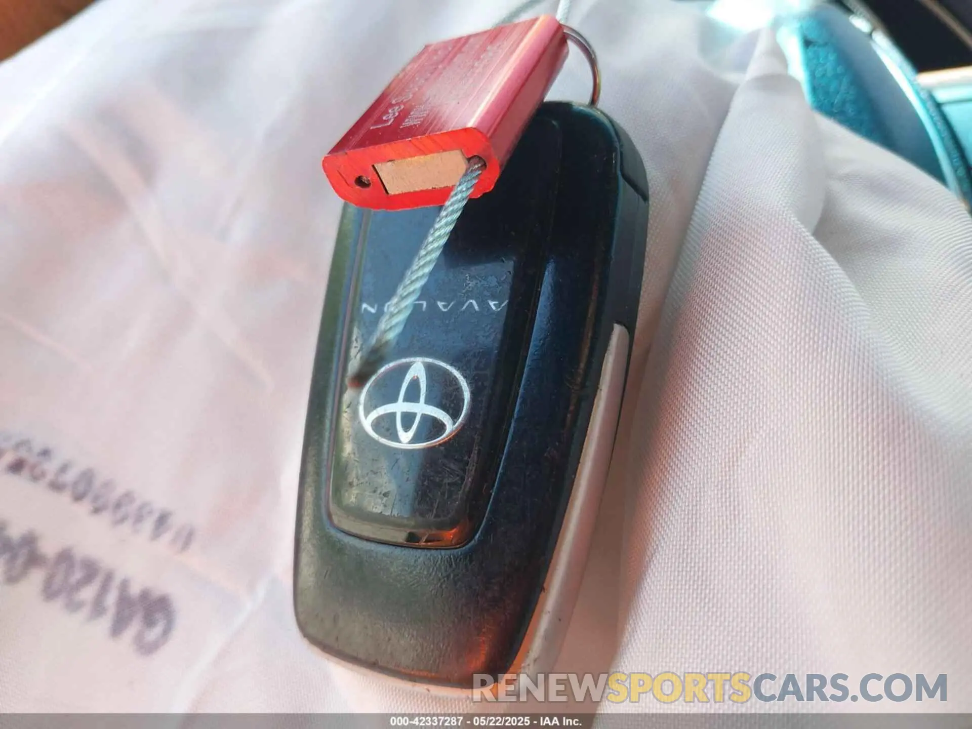 11 Photograph of a damaged car 4T1BZ1FB7KU028110 TOYOTA AVALON 2019