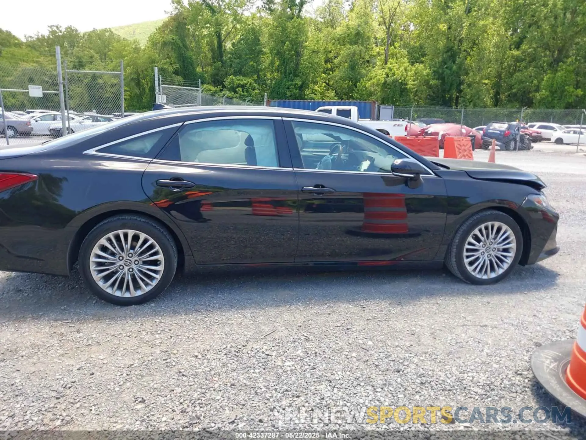 13 Photograph of a damaged car 4T1BZ1FB7KU028110 TOYOTA AVALON 2019