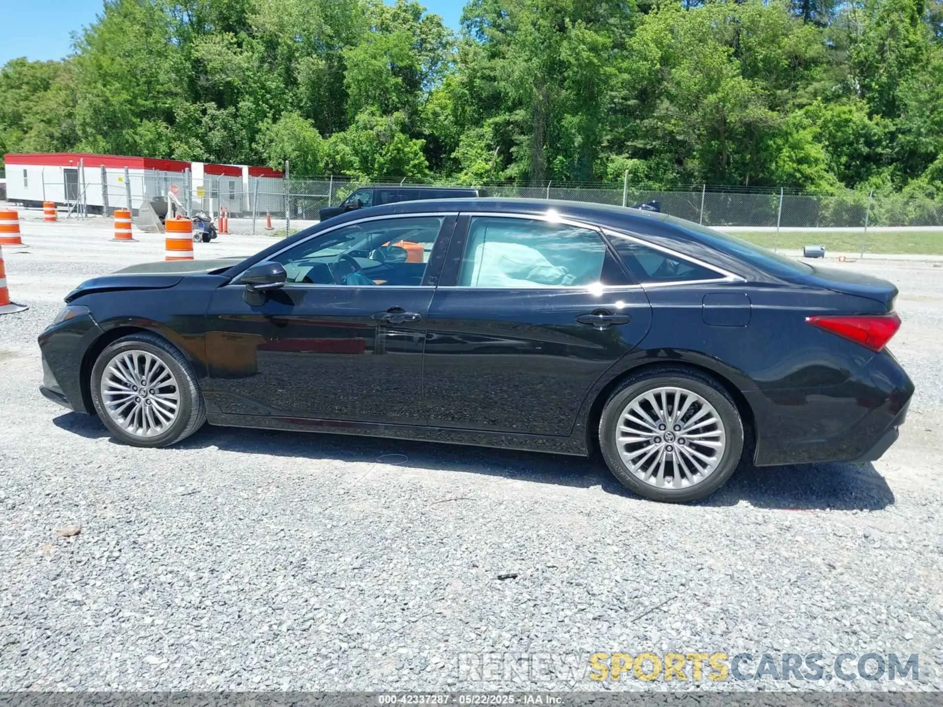 14 Photograph of a damaged car 4T1BZ1FB7KU028110 TOYOTA AVALON 2019