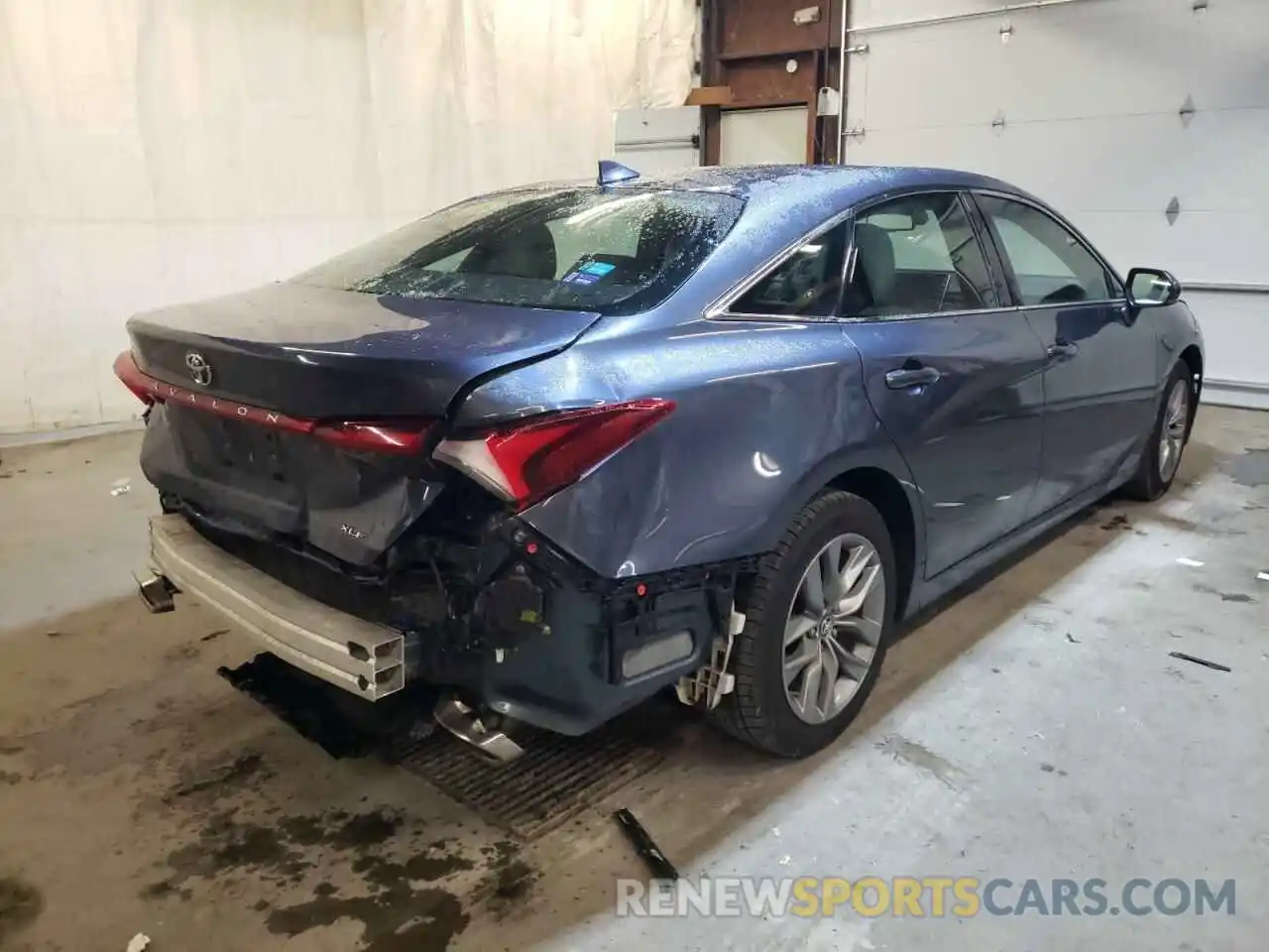 4 Photograph of a damaged car 4T1BZ1FB7KU029631 TOYOTA AVALON 2019