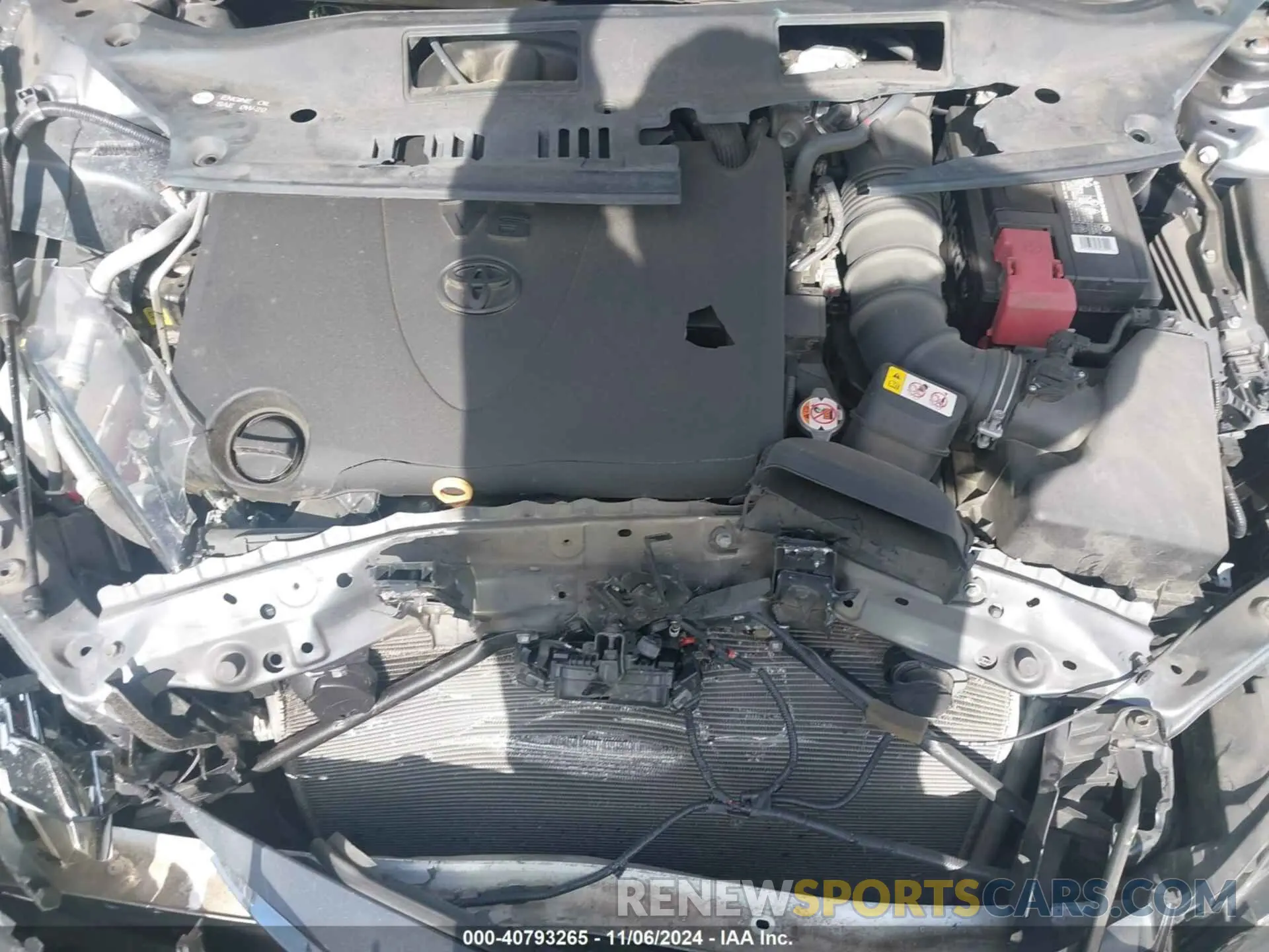 10 Photograph of a damaged car 4T1BZ1FB8KU003569 TOYOTA AVALON 2019