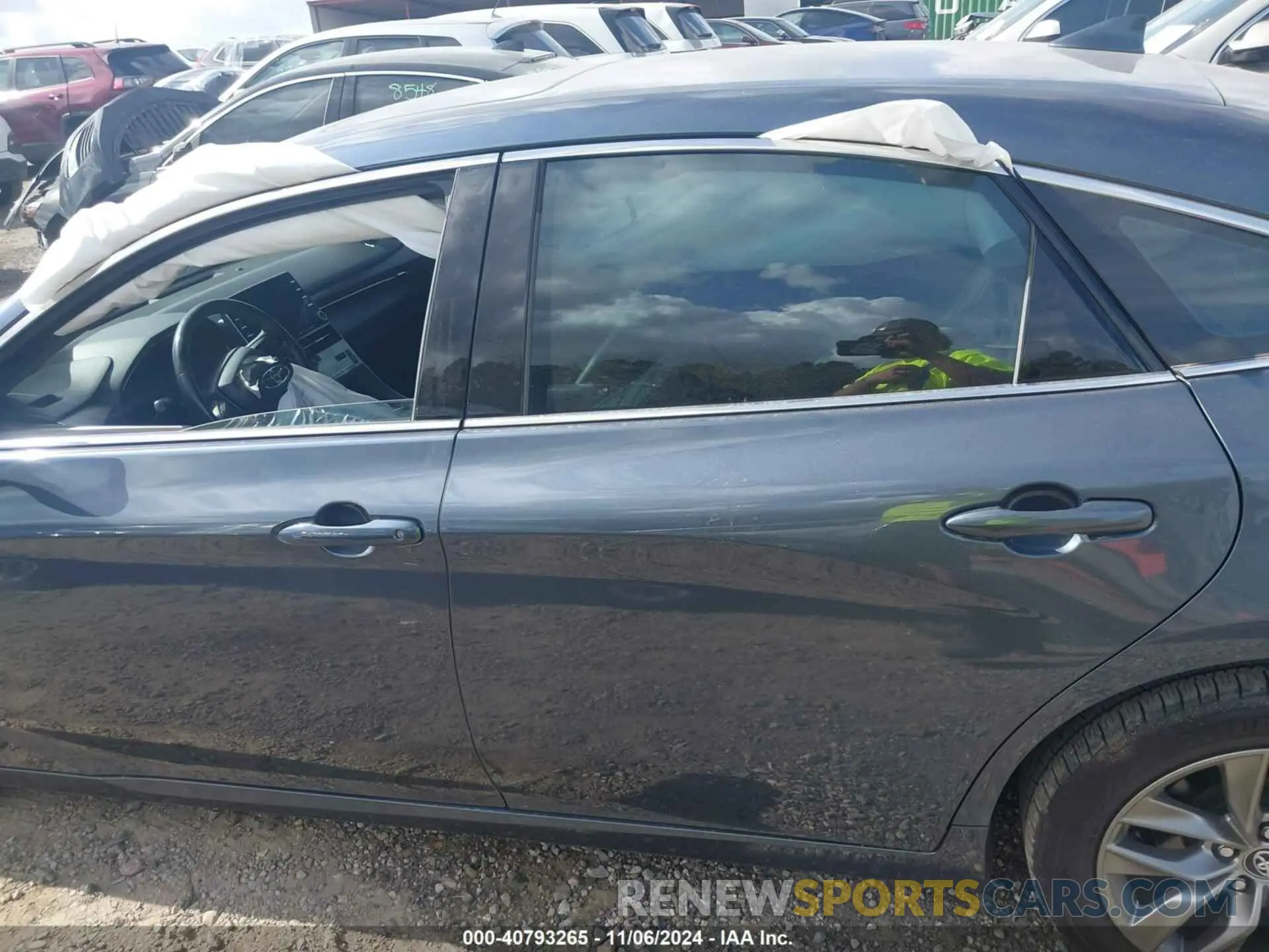 14 Photograph of a damaged car 4T1BZ1FB8KU003569 TOYOTA AVALON 2019