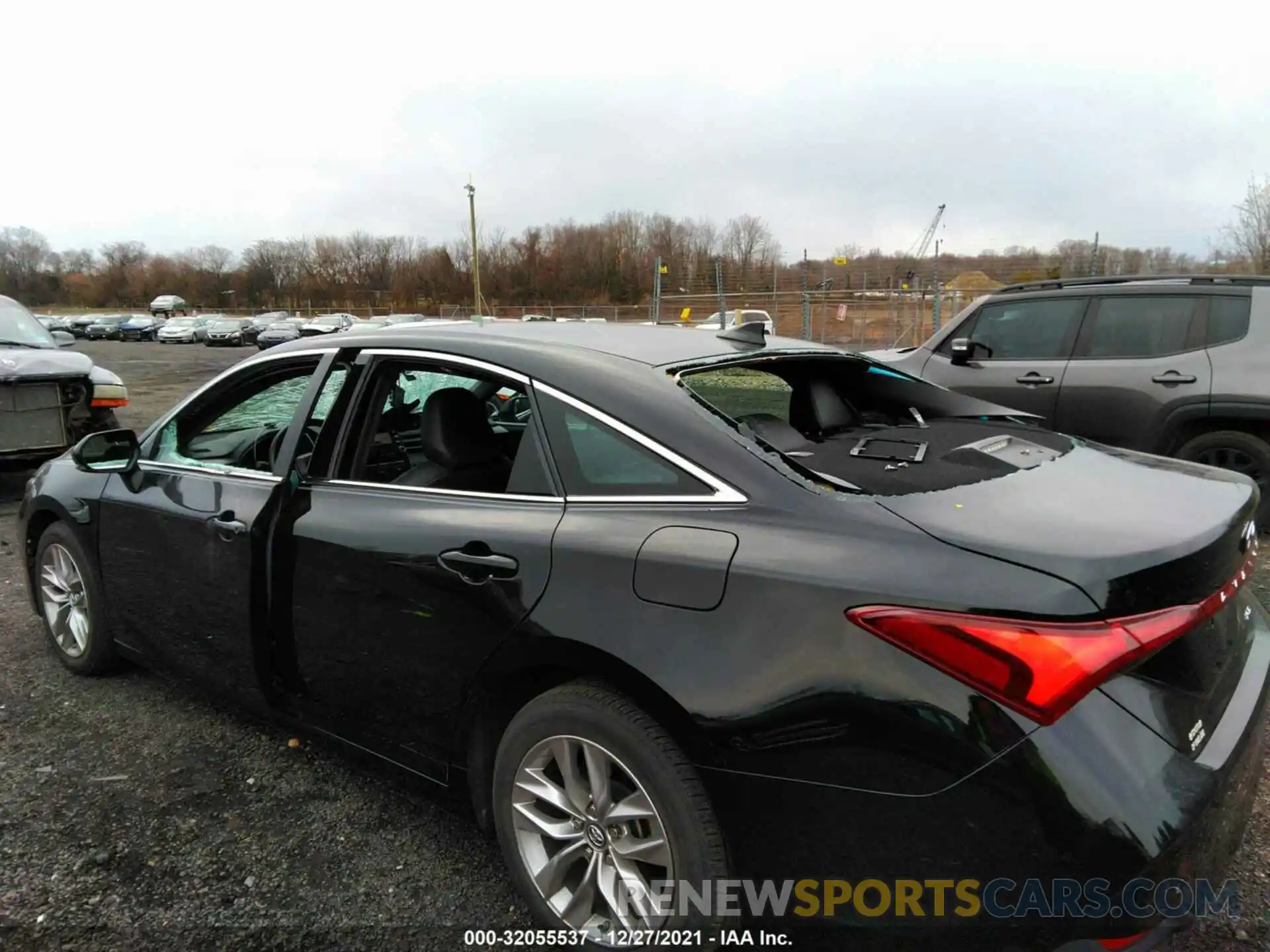 6 Photograph of a damaged car 4T1BZ1FB8KU004155 TOYOTA AVALON 2019