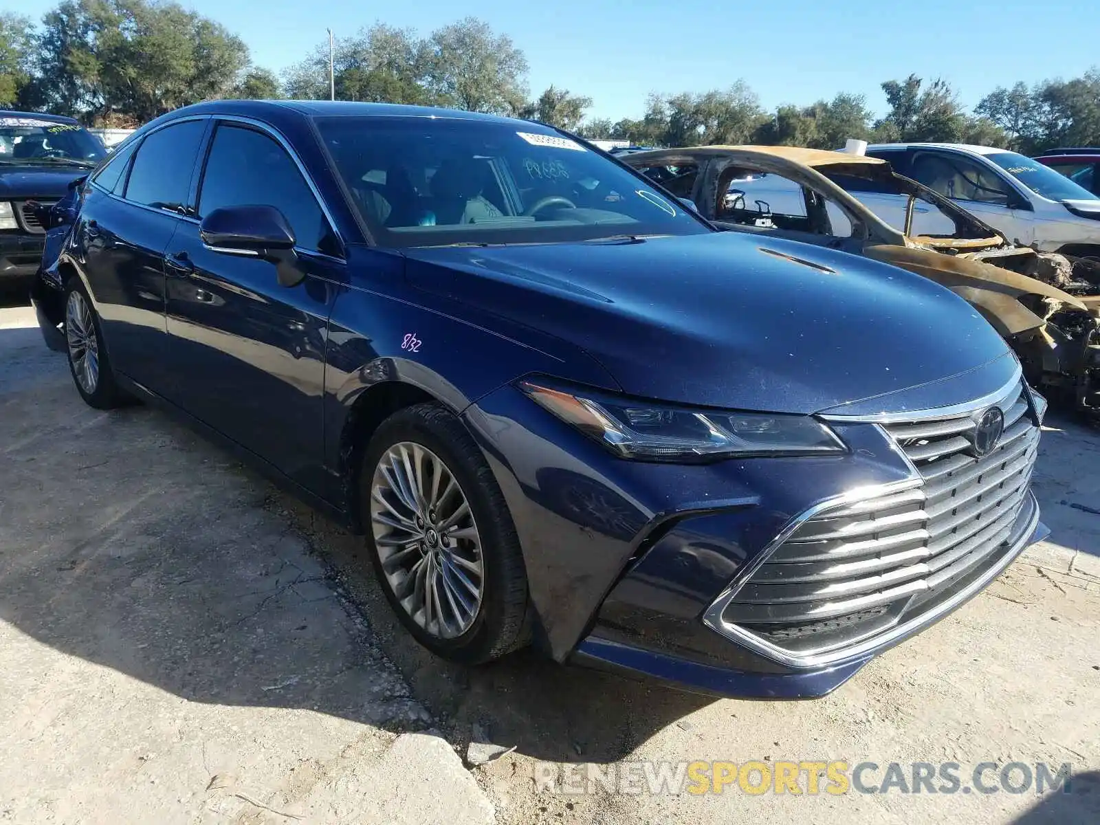 1 Photograph of a damaged car 4T1BZ1FB8KU010554 TOYOTA AVALON 2019