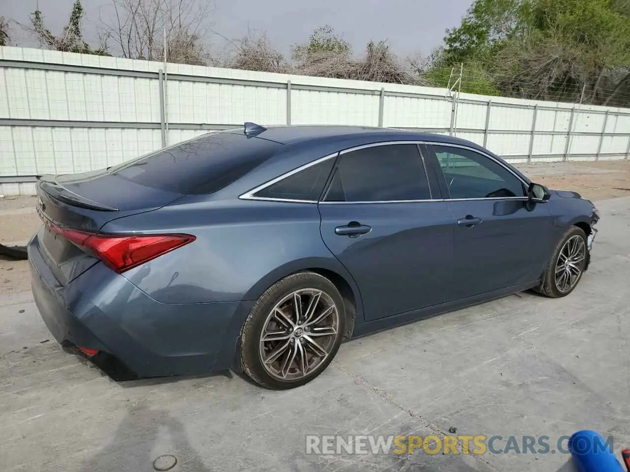 3 Photograph of a damaged car 4T1BZ1FB8KU011543 TOYOTA AVALON 2019