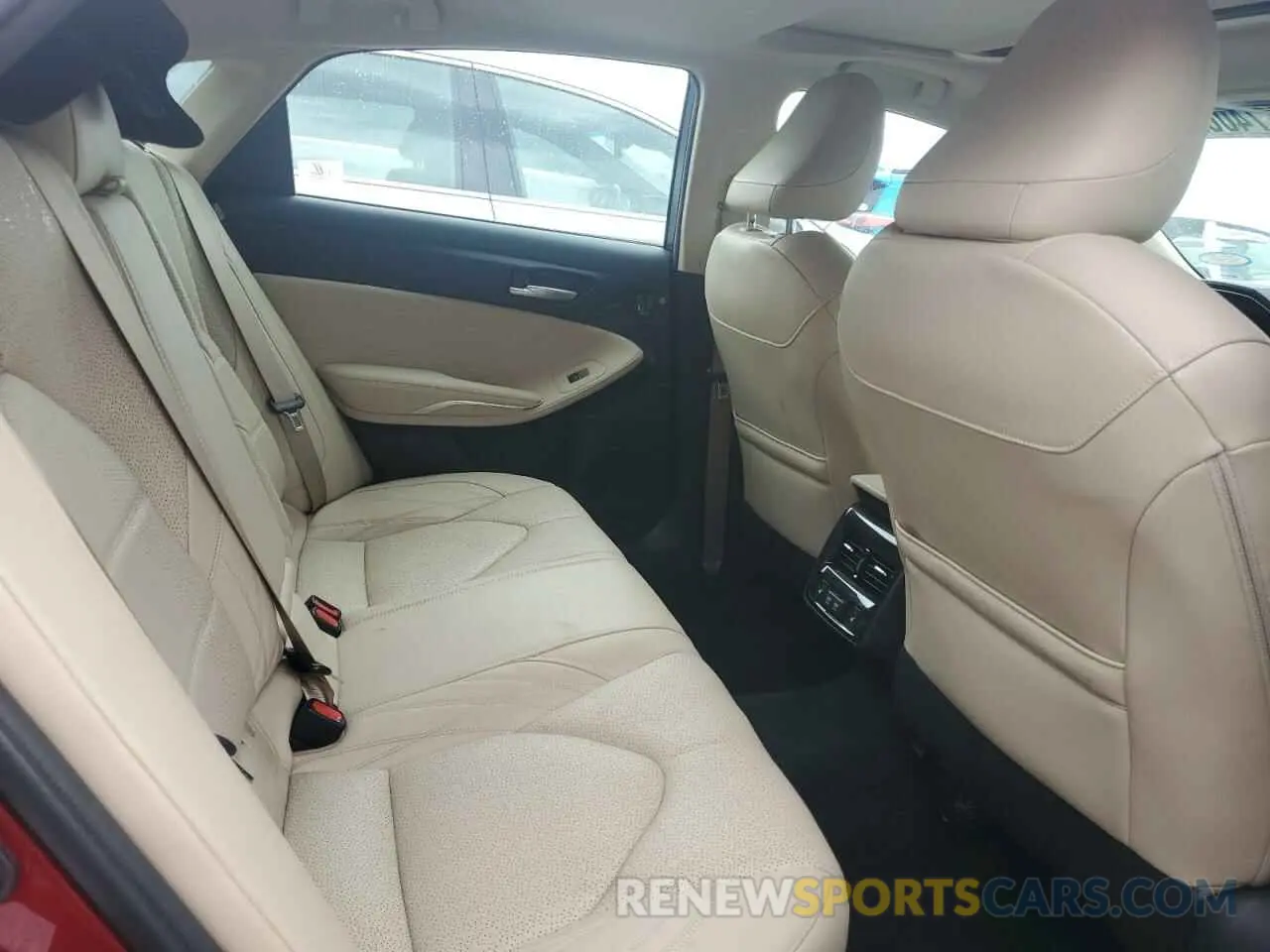 10 Photograph of a damaged car 4T1BZ1FB8KU013017 TOYOTA AVALON 2019