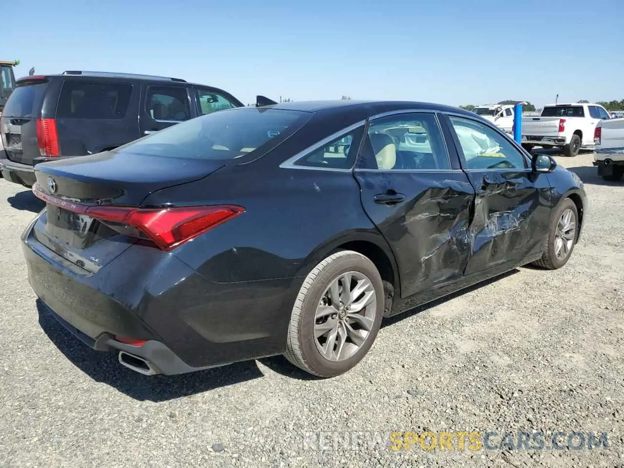 3 Photograph of a damaged car 4T1BZ1FB8KU014555 TOYOTA AVALON 2019