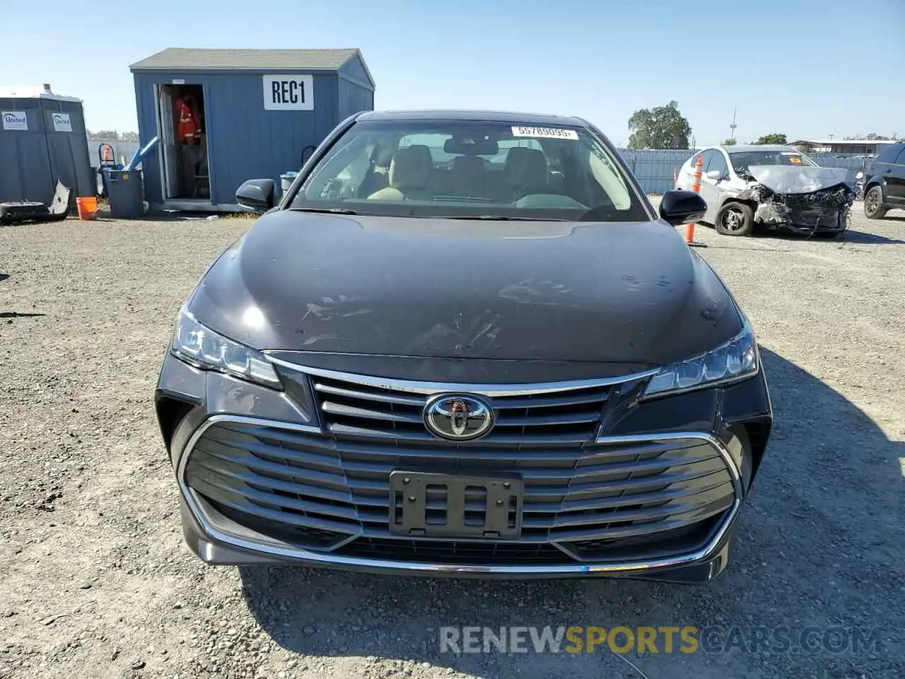 5 Photograph of a damaged car 4T1BZ1FB8KU014555 TOYOTA AVALON 2019
