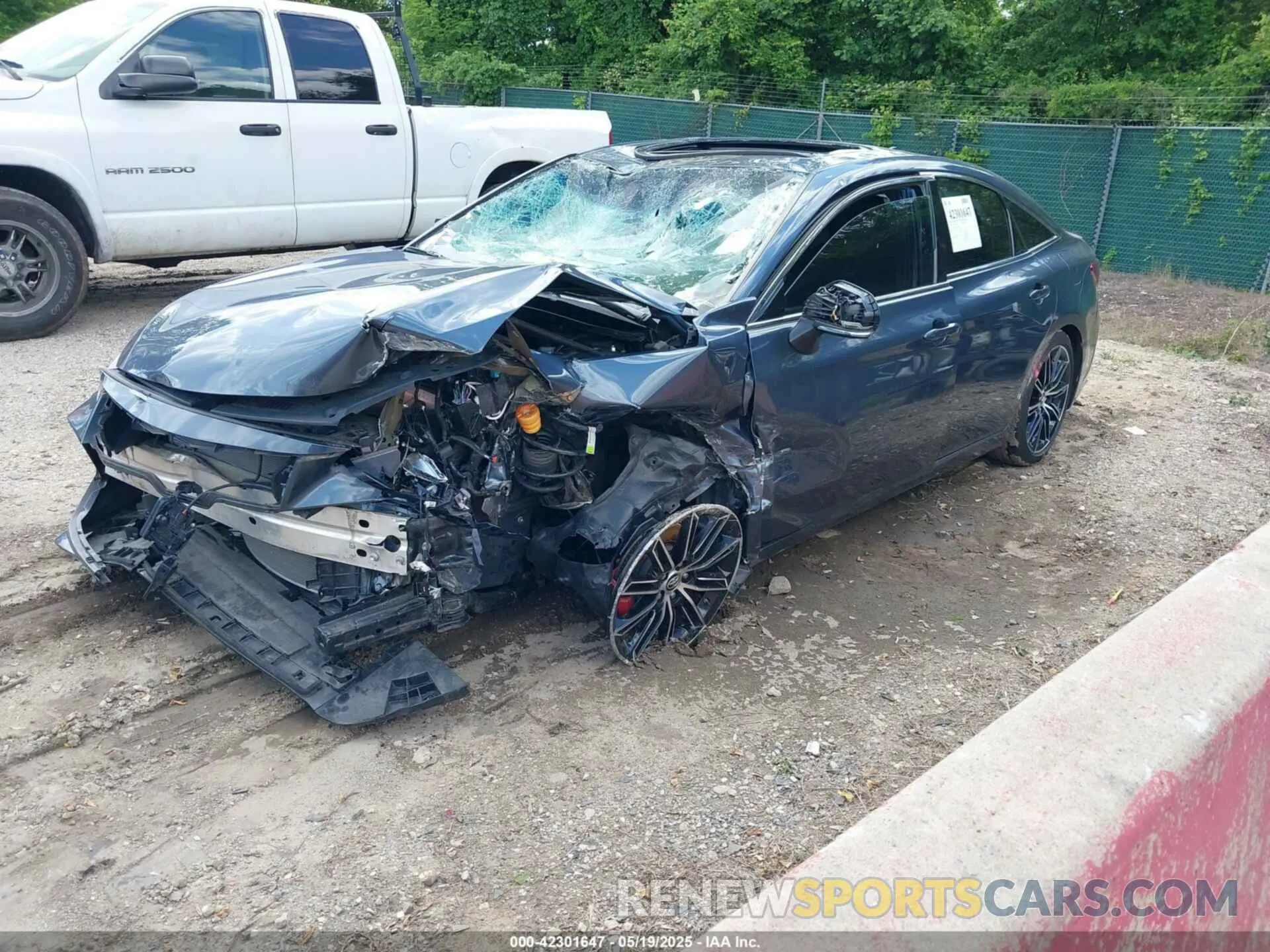 2 Photograph of a damaged car 4T1BZ1FB8KU015639 TOYOTA AVALON 2019
