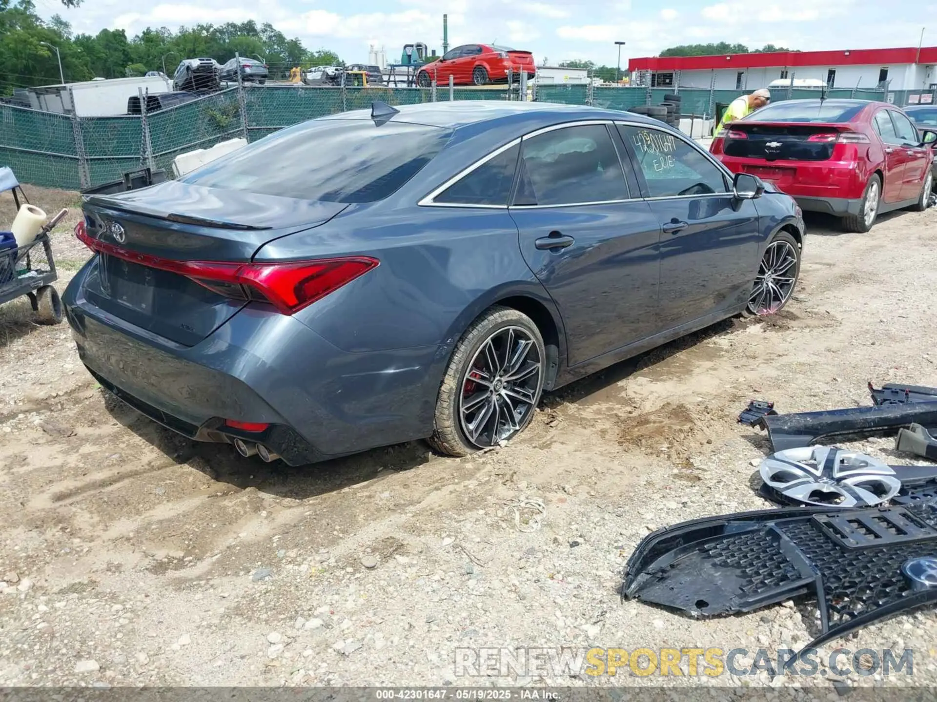 4 Photograph of a damaged car 4T1BZ1FB8KU015639 TOYOTA AVALON 2019