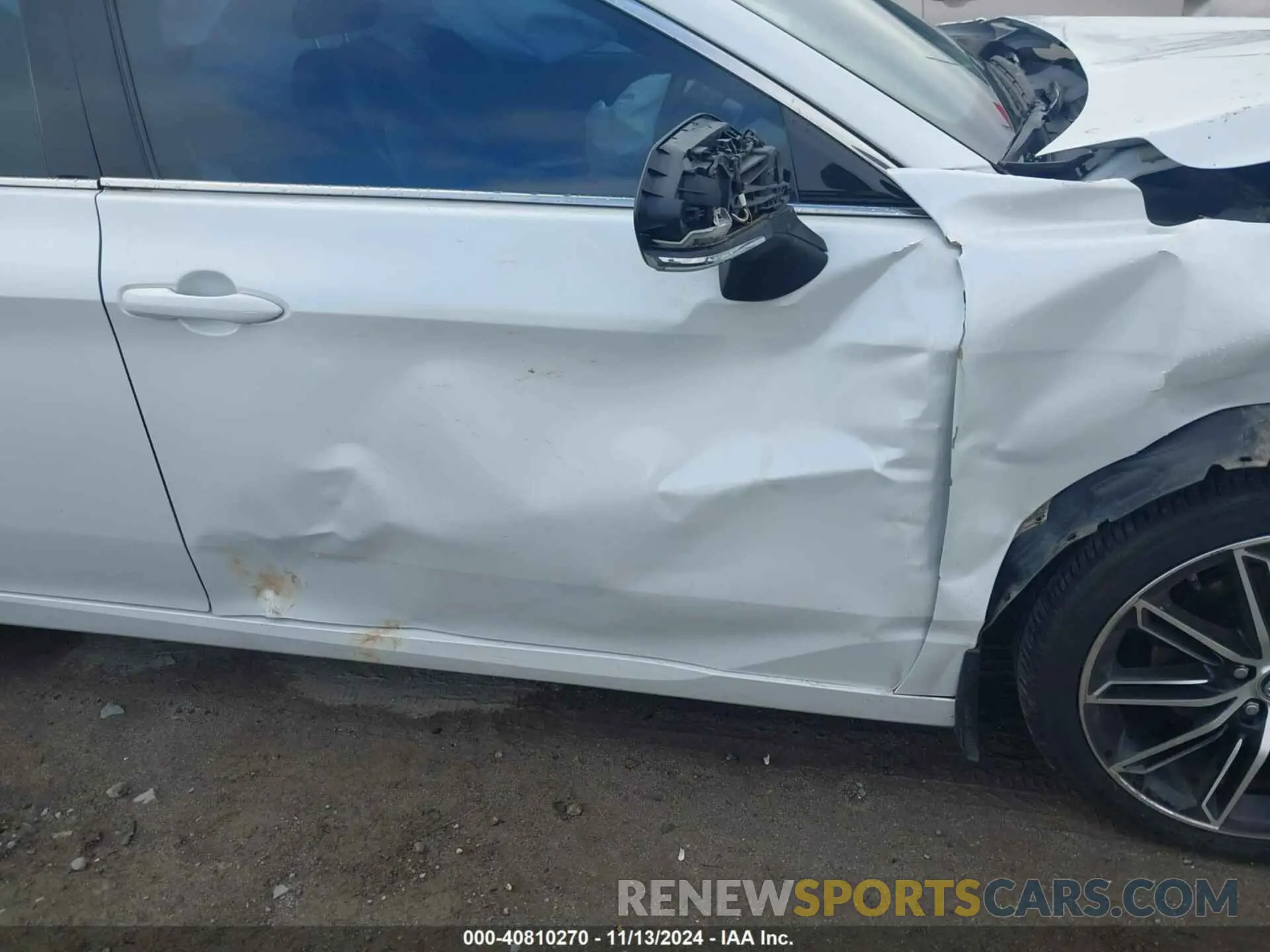 17 Photograph of a damaged car 4T1BZ1FB8KU017343 TOYOTA AVALON 2019