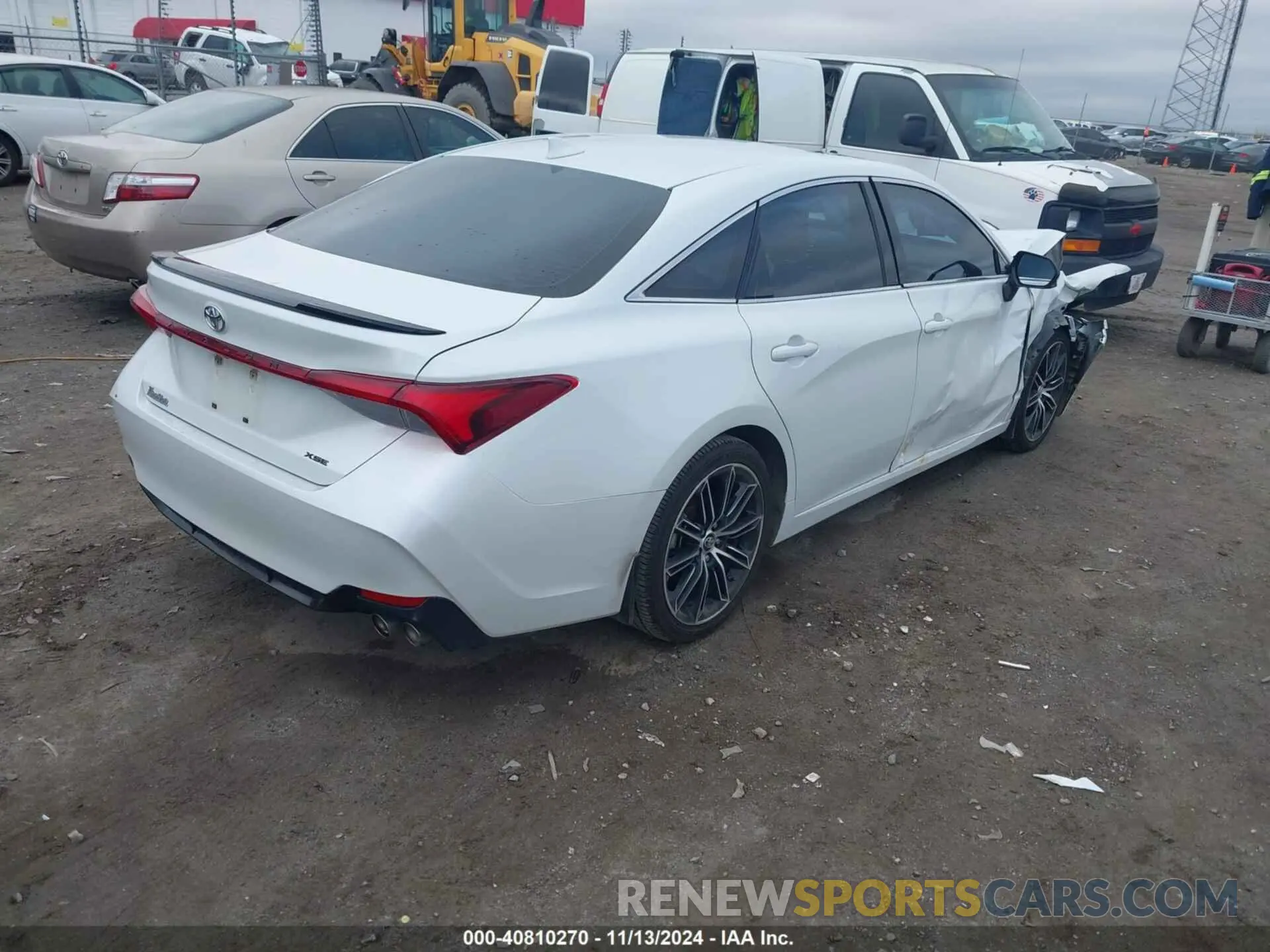 4 Photograph of a damaged car 4T1BZ1FB8KU017343 TOYOTA AVALON 2019