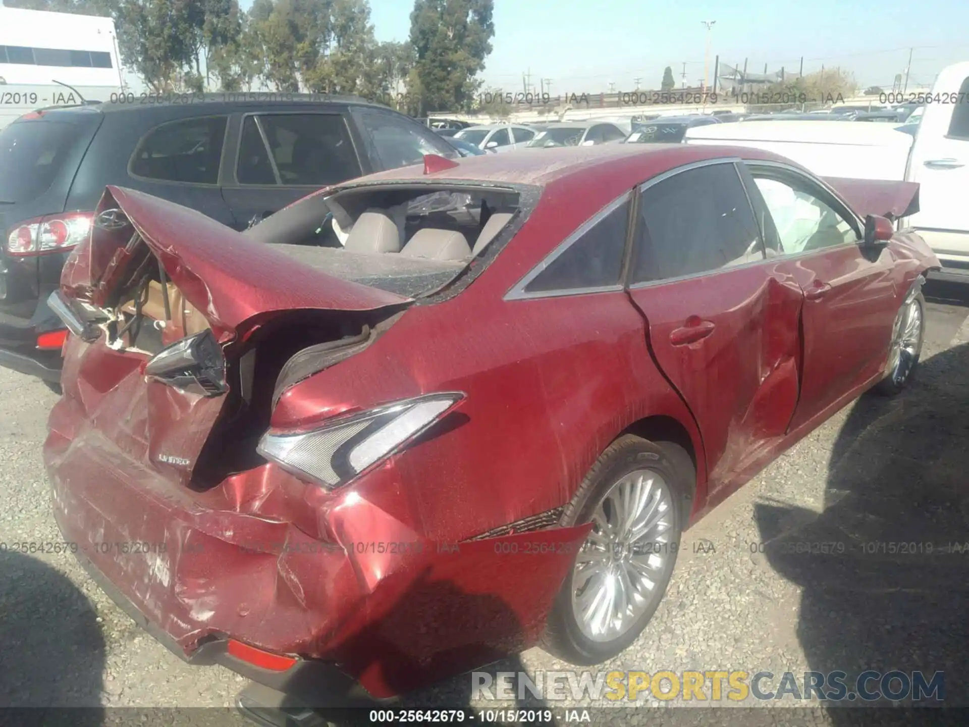 4 Photograph of a damaged car 4T1BZ1FB8KU019786 TOYOTA AVALON 2019