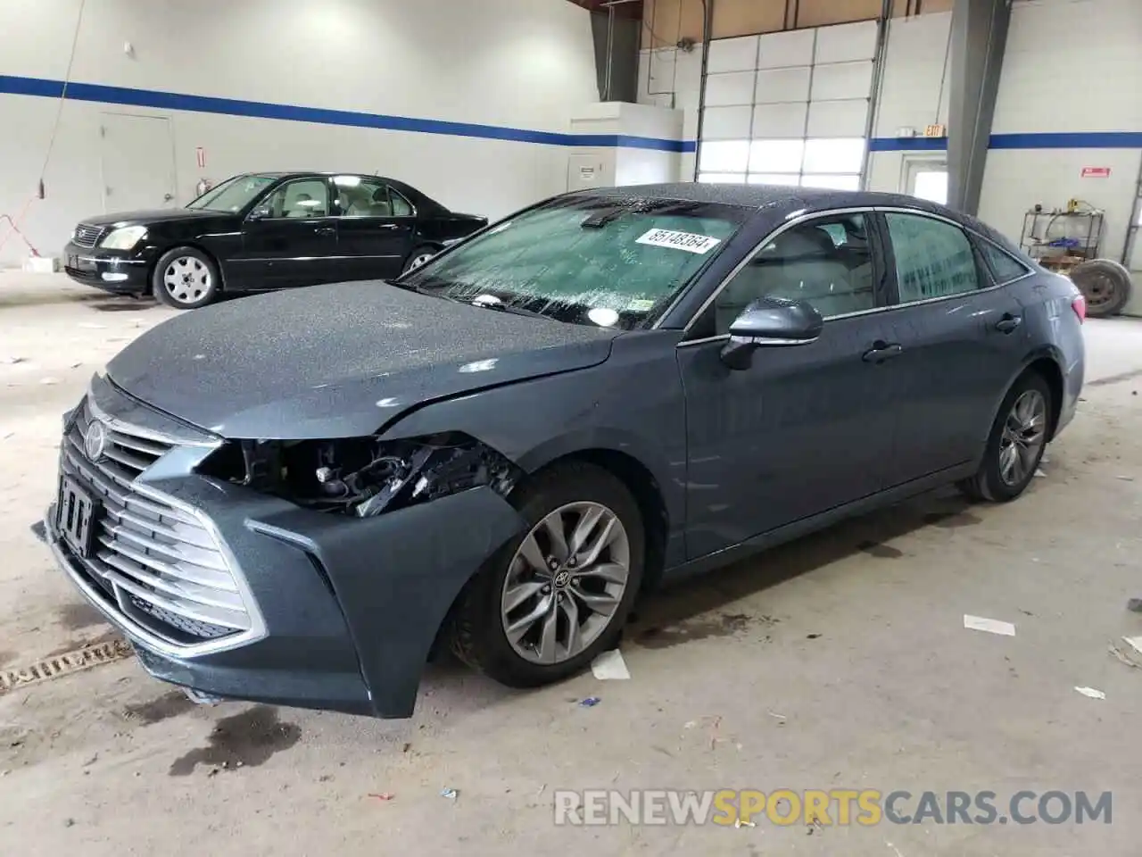 1 Photograph of a damaged car 4T1BZ1FB8KU029315 TOYOTA AVALON 2019