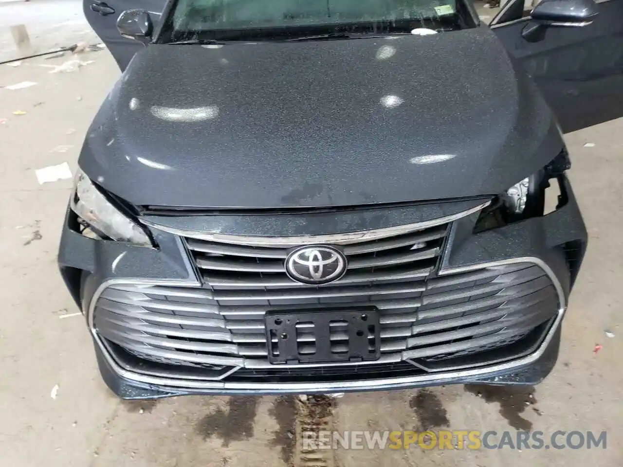 11 Photograph of a damaged car 4T1BZ1FB8KU029315 TOYOTA AVALON 2019