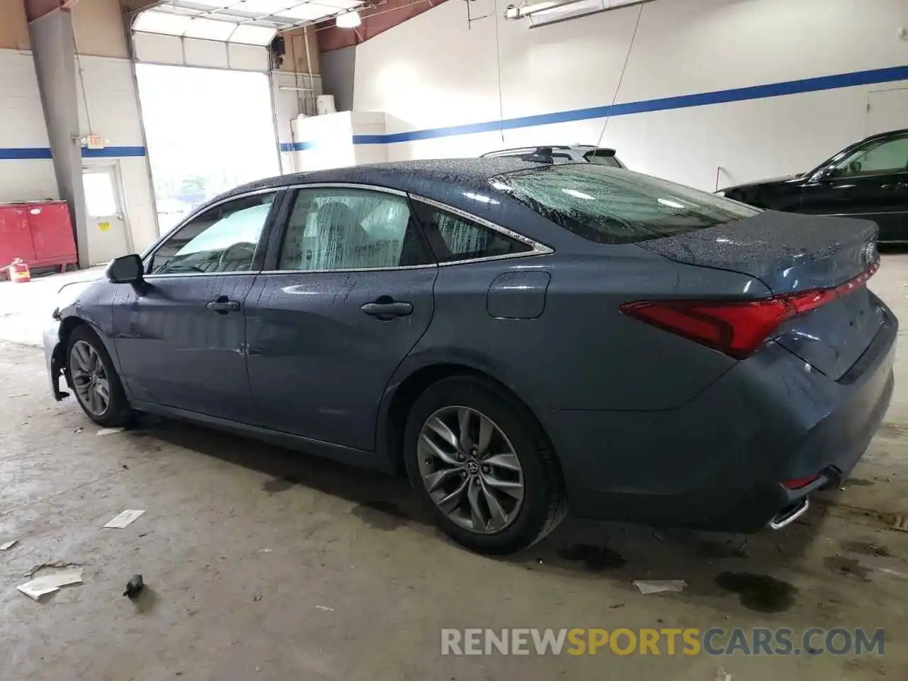 2 Photograph of a damaged car 4T1BZ1FB8KU029315 TOYOTA AVALON 2019