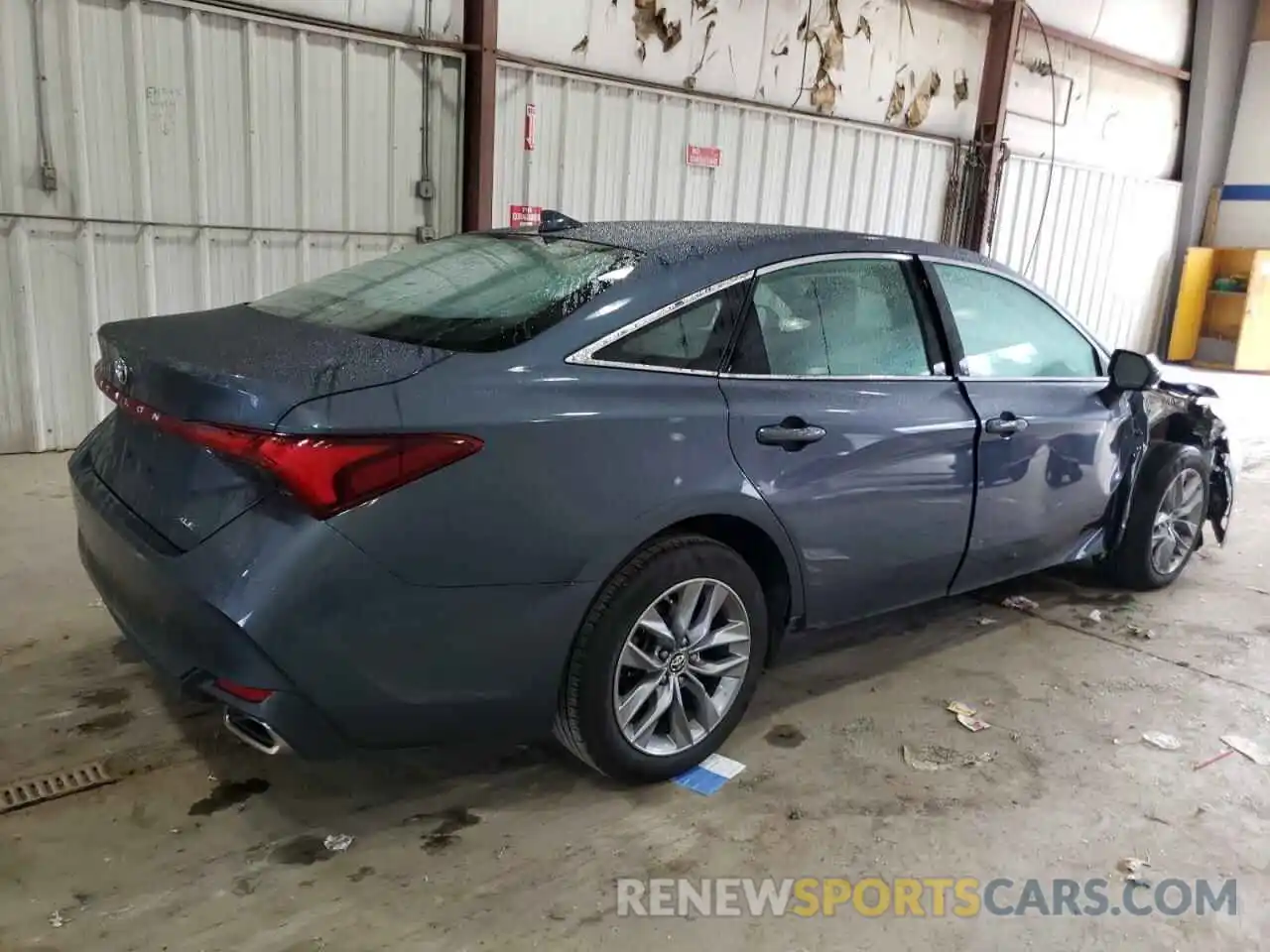 3 Photograph of a damaged car 4T1BZ1FB8KU029315 TOYOTA AVALON 2019