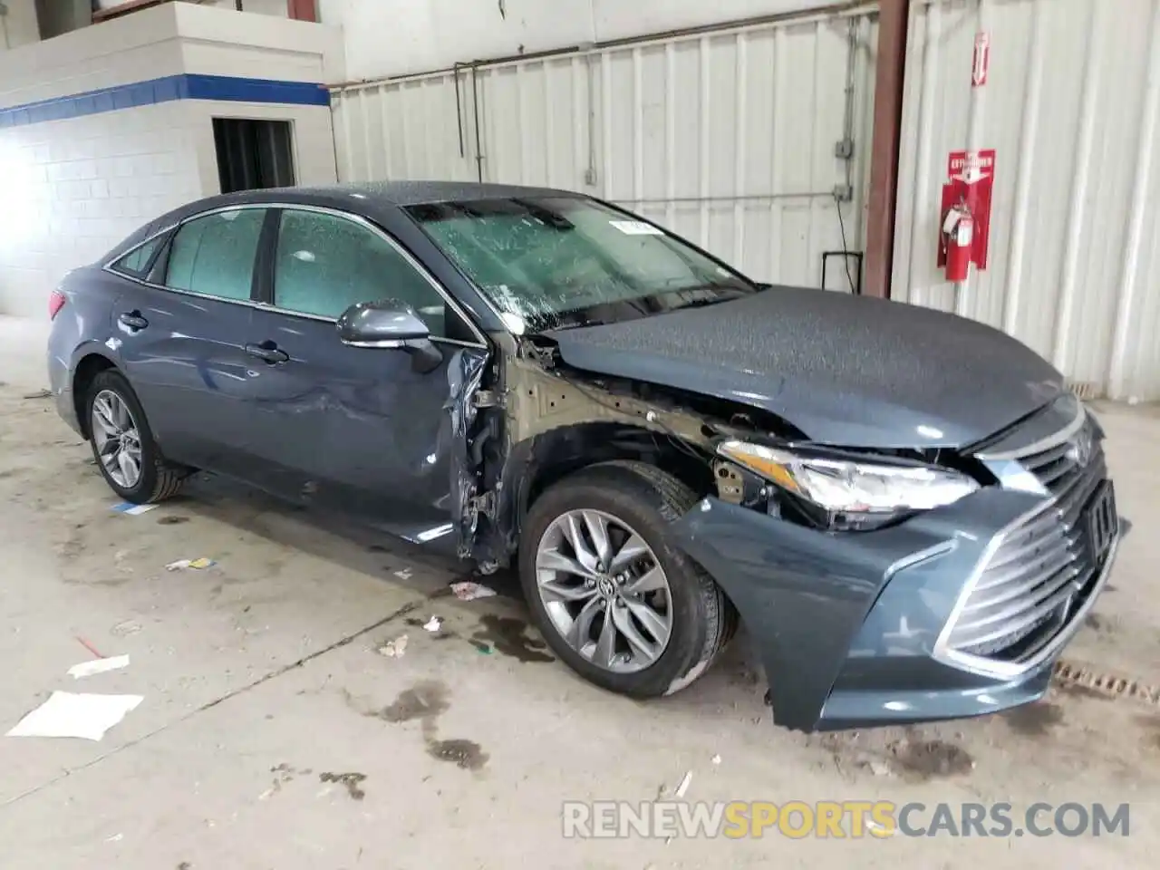 4 Photograph of a damaged car 4T1BZ1FB8KU029315 TOYOTA AVALON 2019