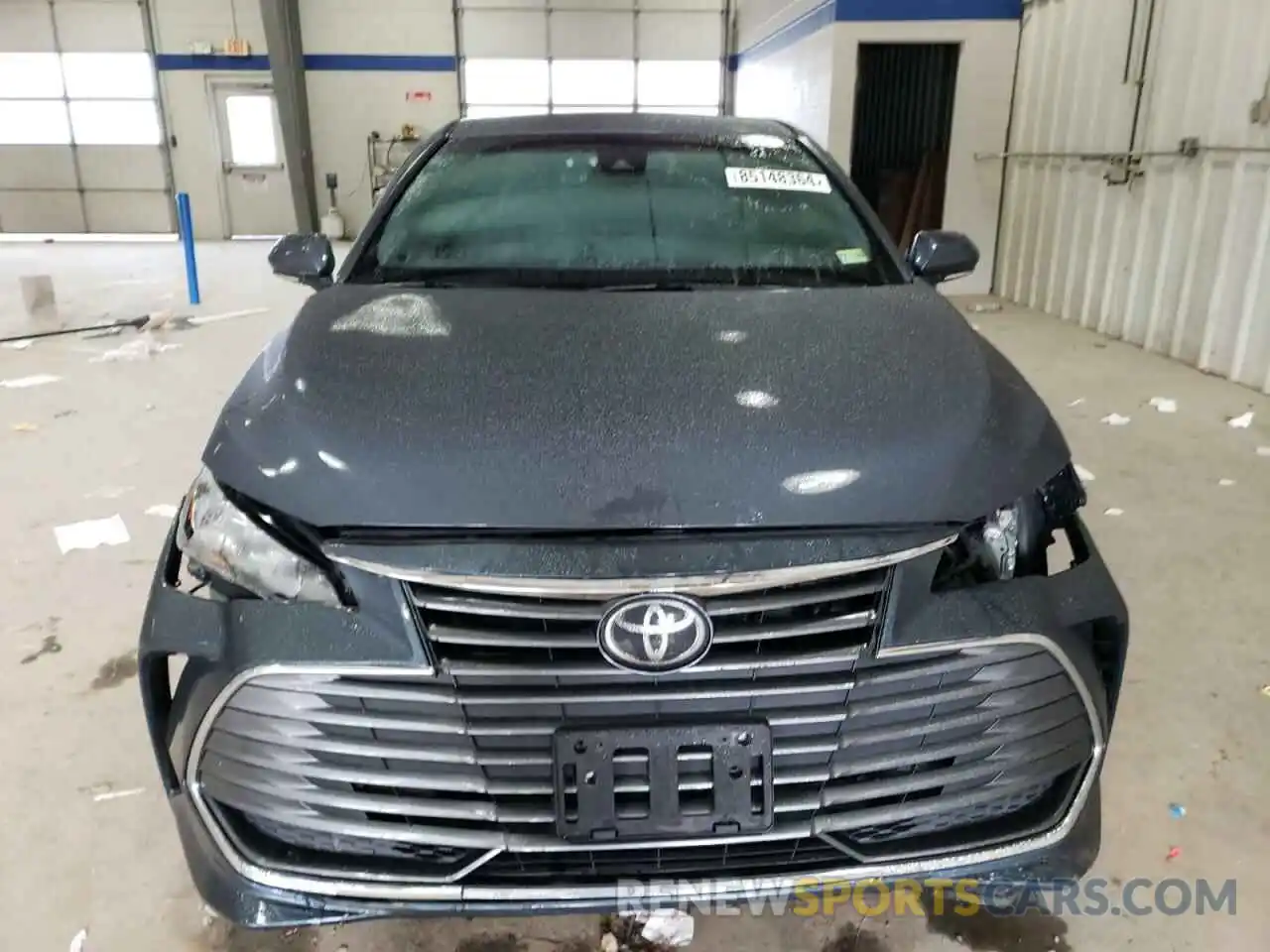 5 Photograph of a damaged car 4T1BZ1FB8KU029315 TOYOTA AVALON 2019