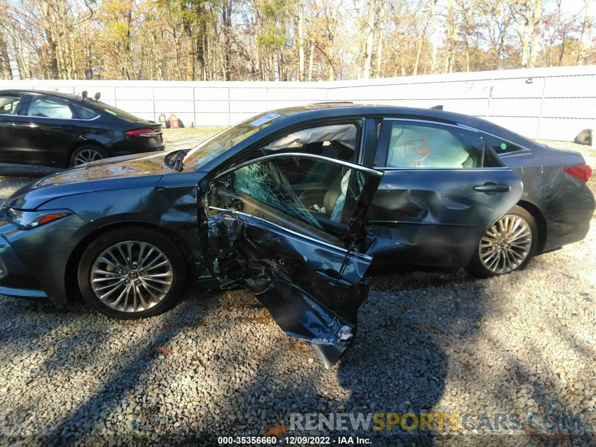 6 Photograph of a damaged car 4T1BZ1FB8KU033249 TOYOTA AVALON 2019