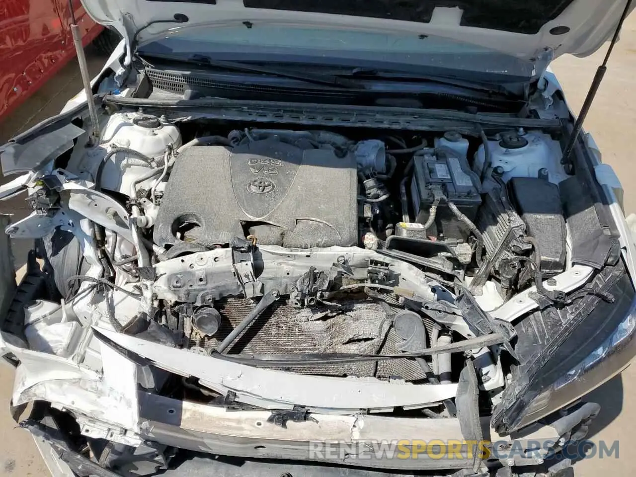 13 Photograph of a damaged car 4T1BZ1FB8KU033798 TOYOTA AVALON 2019