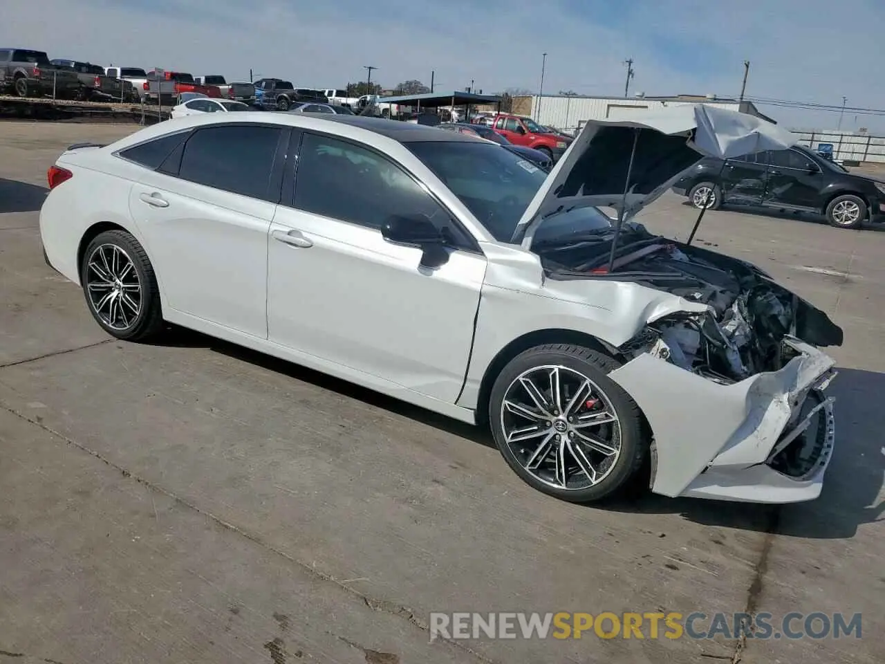 4 Photograph of a damaged car 4T1BZ1FB8KU033798 TOYOTA AVALON 2019