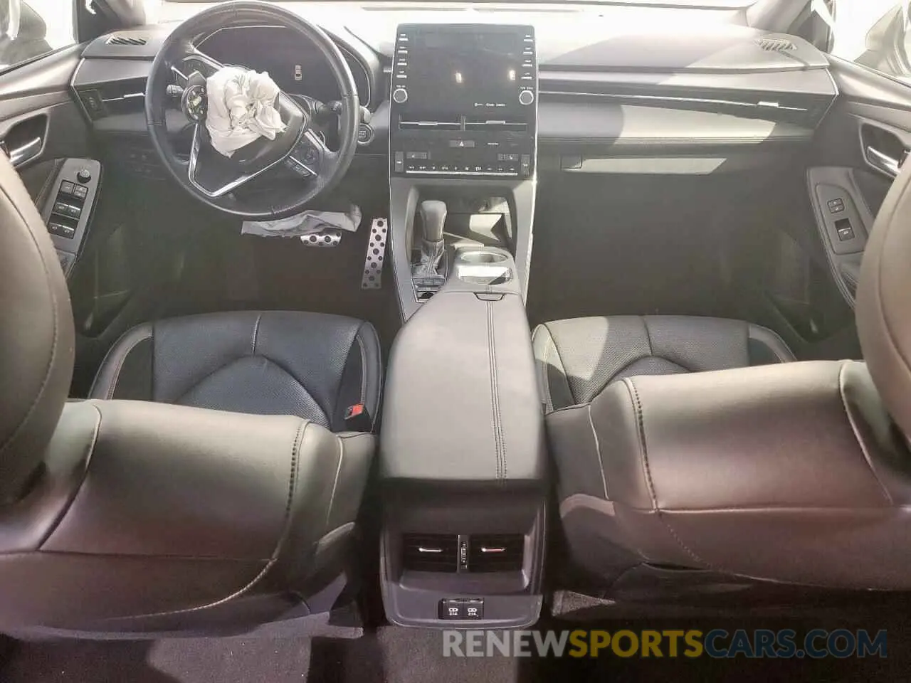 8 Photograph of a damaged car 4T1BZ1FB8KU033798 TOYOTA AVALON 2019