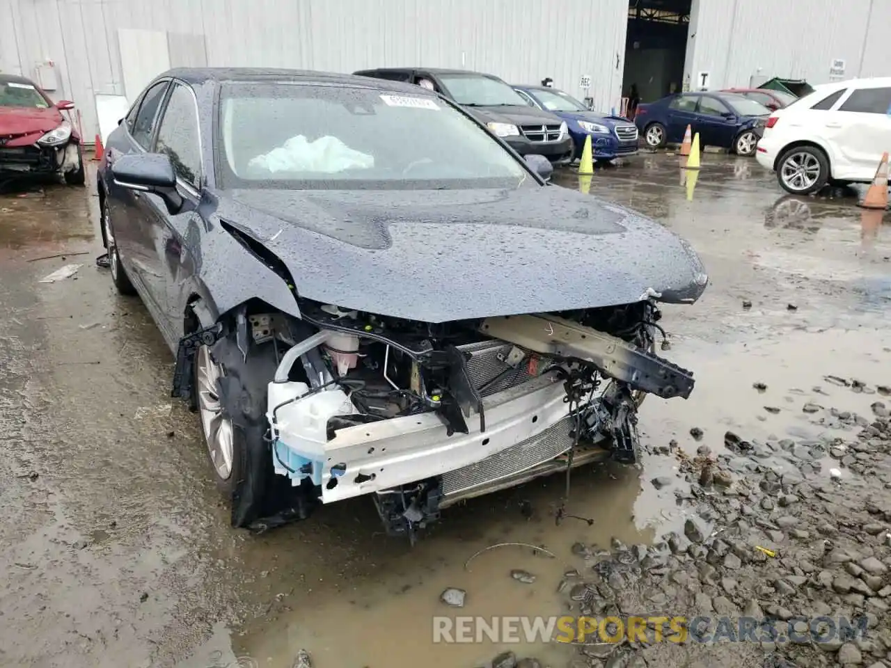 1 Photograph of a damaged car 4T1BZ1FB9KU002673 TOYOTA AVALON 2019