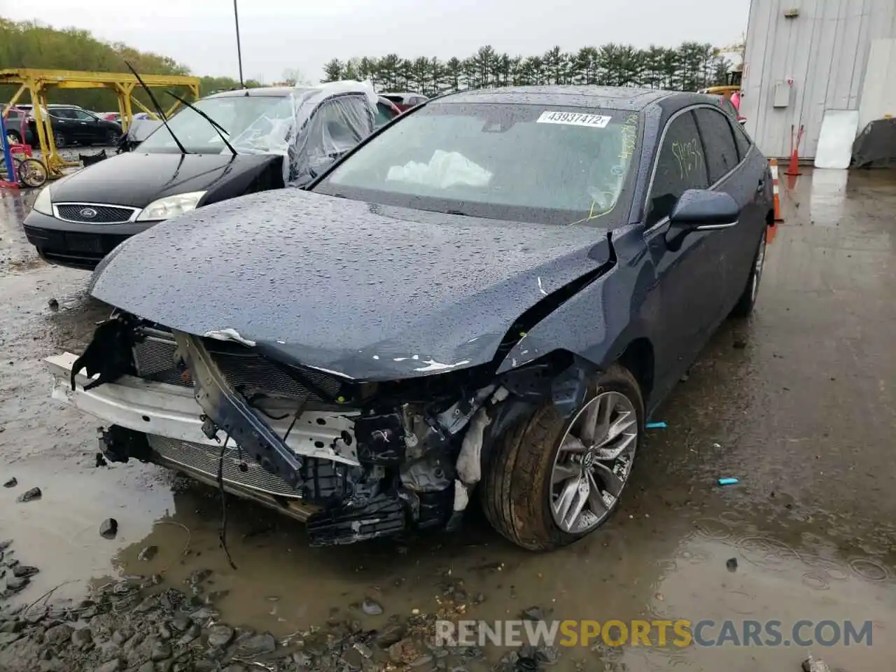 2 Photograph of a damaged car 4T1BZ1FB9KU002673 TOYOTA AVALON 2019