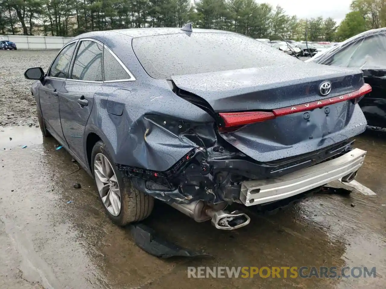 3 Photograph of a damaged car 4T1BZ1FB9KU002673 TOYOTA AVALON 2019