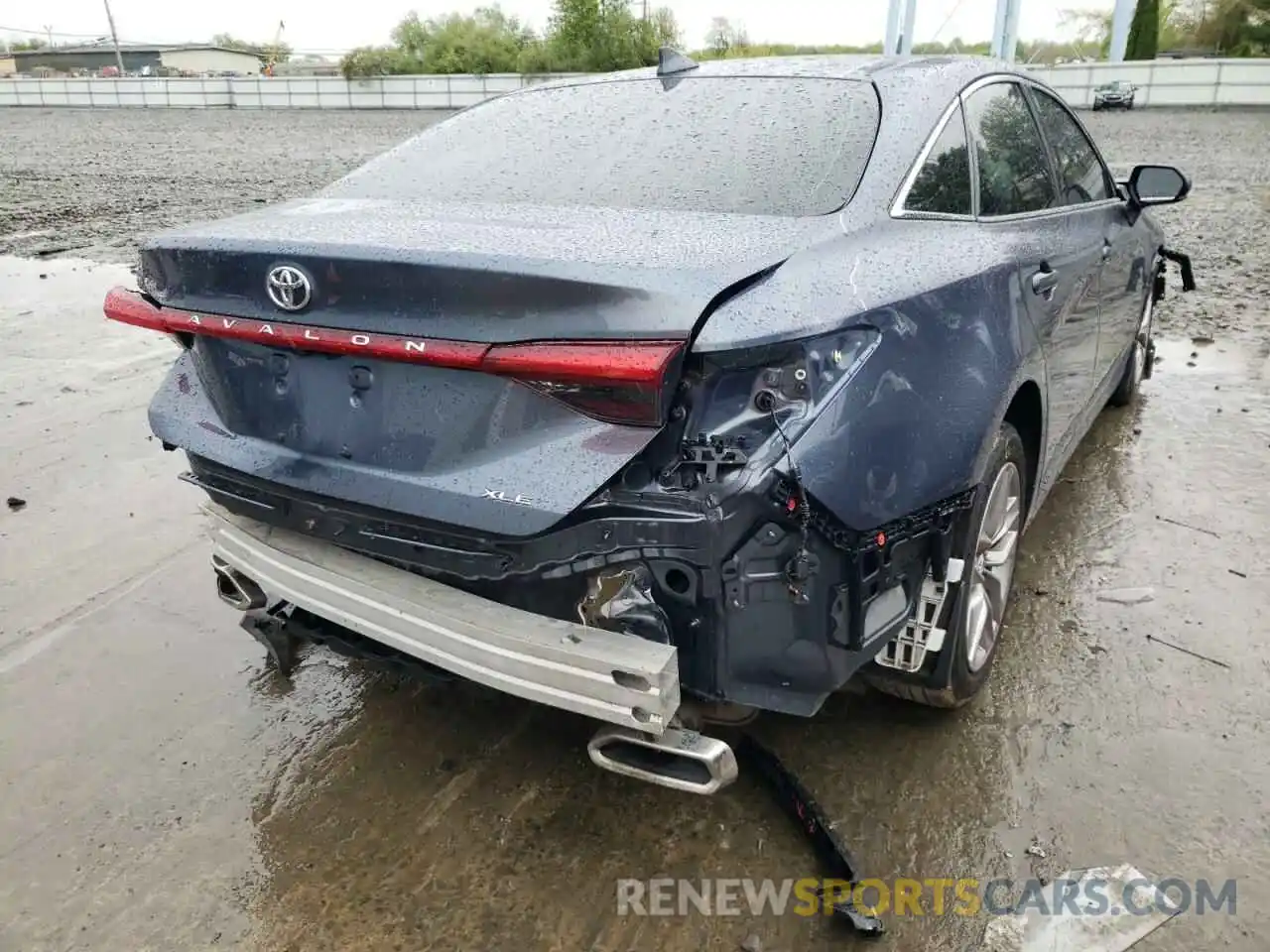 4 Photograph of a damaged car 4T1BZ1FB9KU002673 TOYOTA AVALON 2019