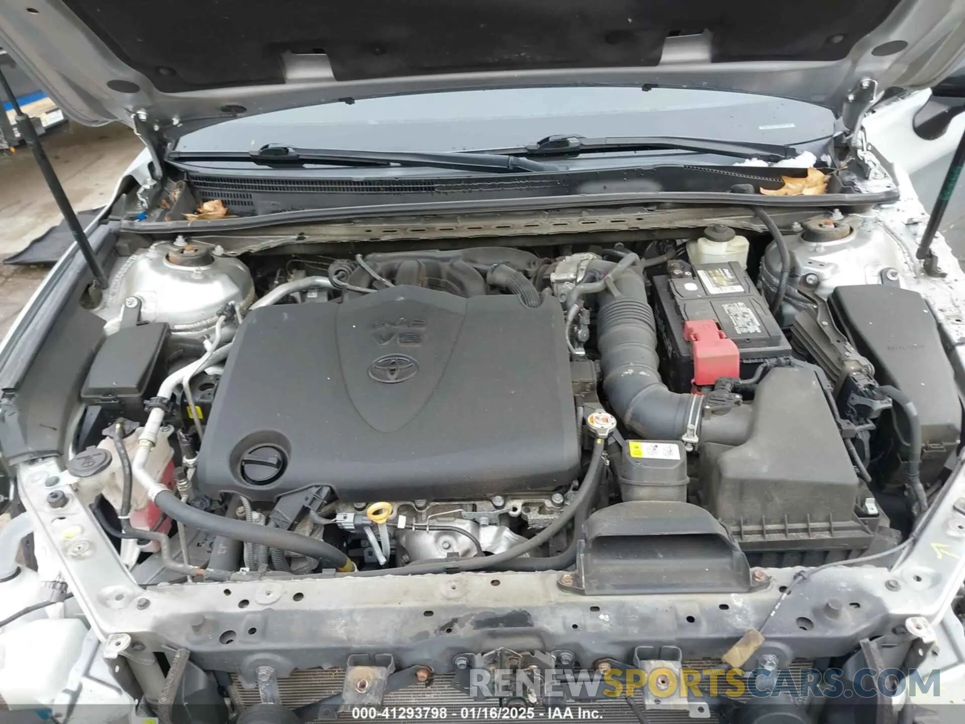 10 Photograph of a damaged car 4T1BZ1FB9KU005475 TOYOTA AVALON 2019