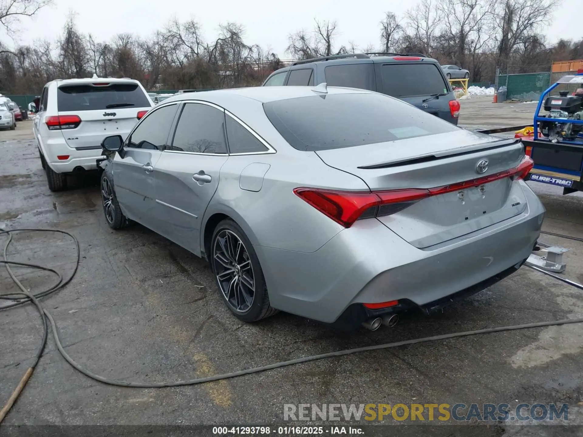 3 Photograph of a damaged car 4T1BZ1FB9KU005475 TOYOTA AVALON 2019