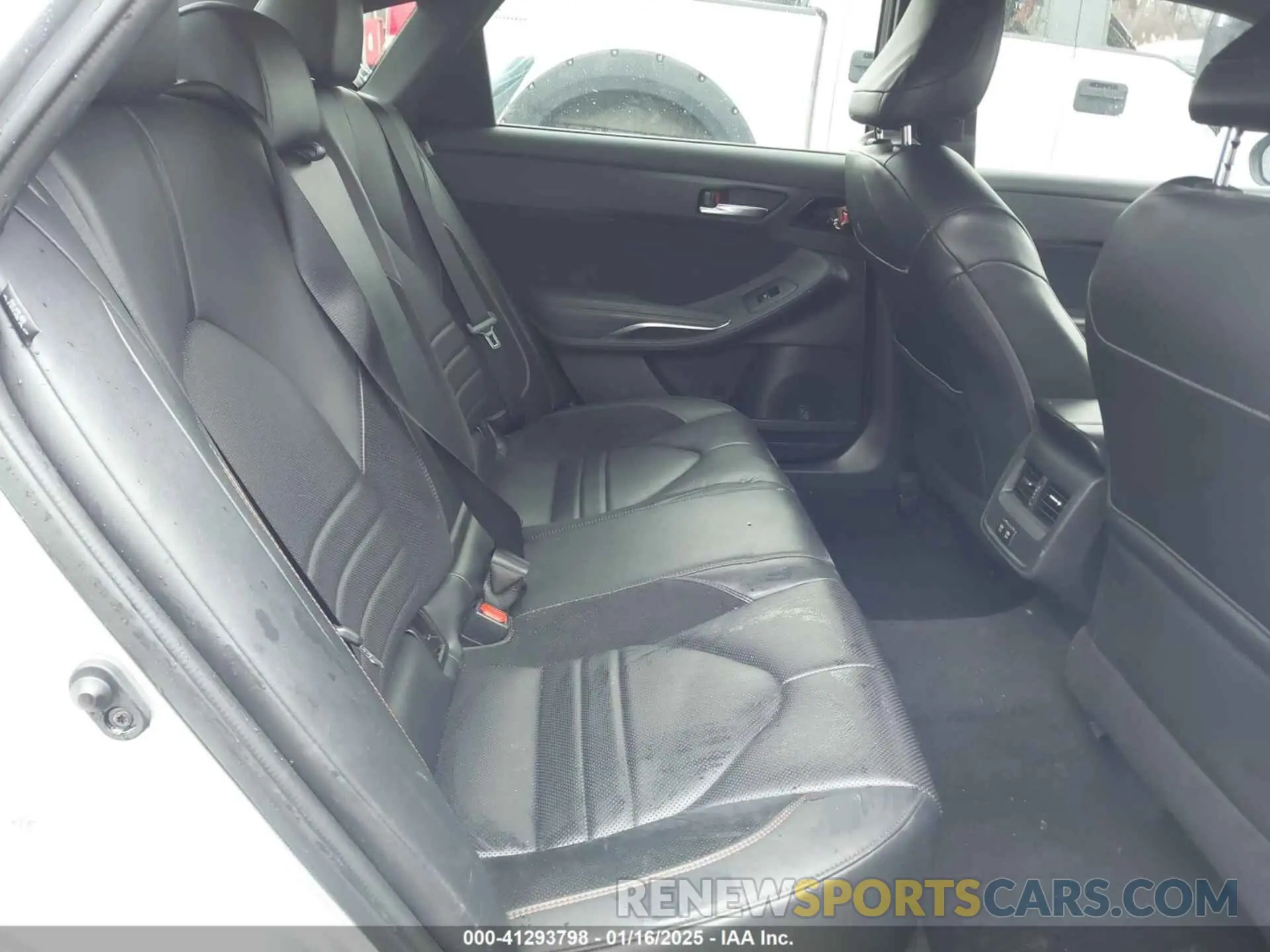 8 Photograph of a damaged car 4T1BZ1FB9KU005475 TOYOTA AVALON 2019