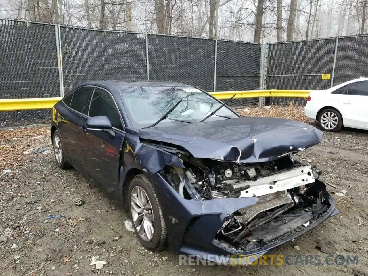 1 Photograph of a damaged car 4T1BZ1FB9KU005668 TOYOTA AVALON 2019