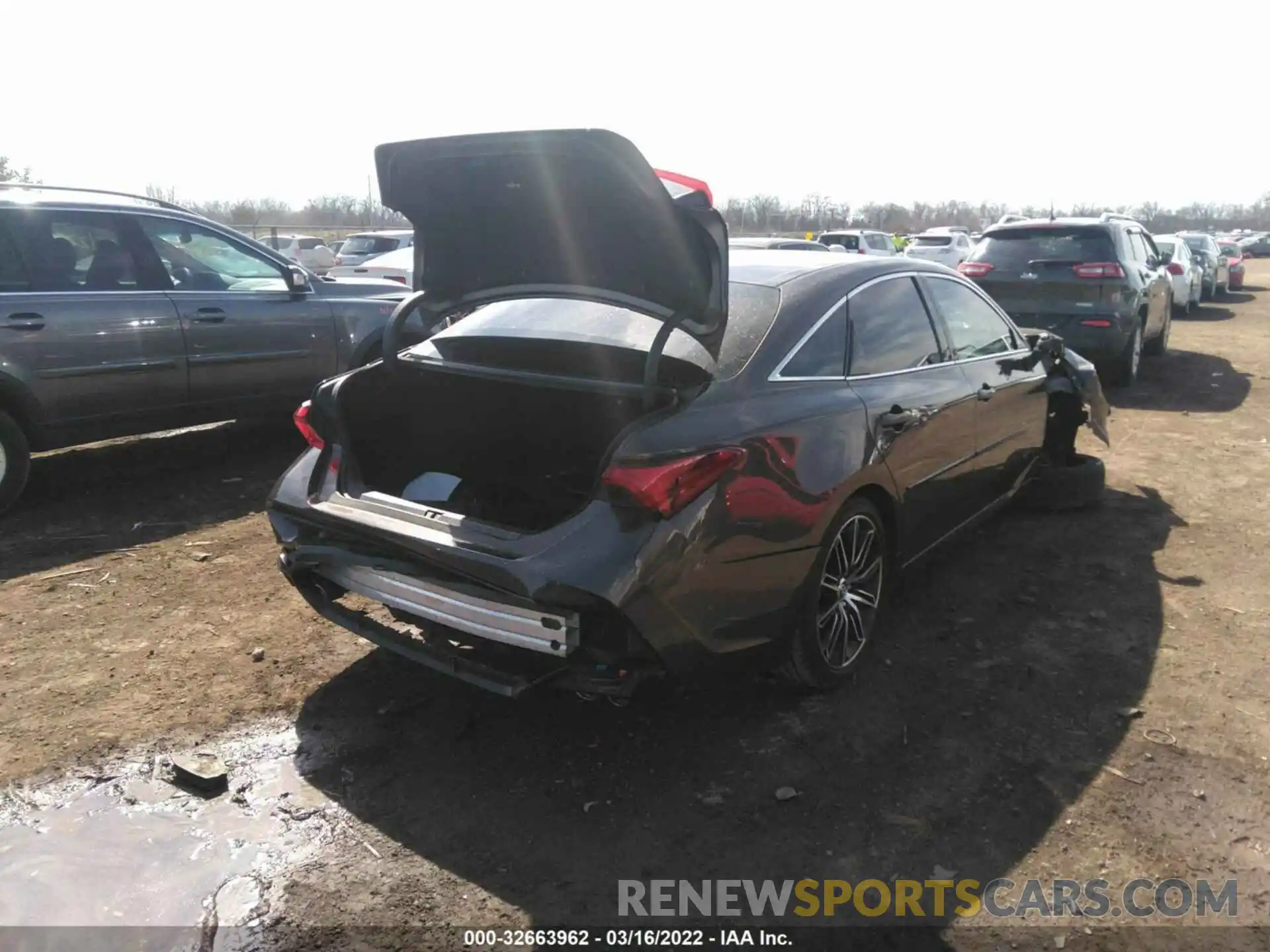 4 Photograph of a damaged car 4T1BZ1FB9KU006710 TOYOTA AVALON 2019