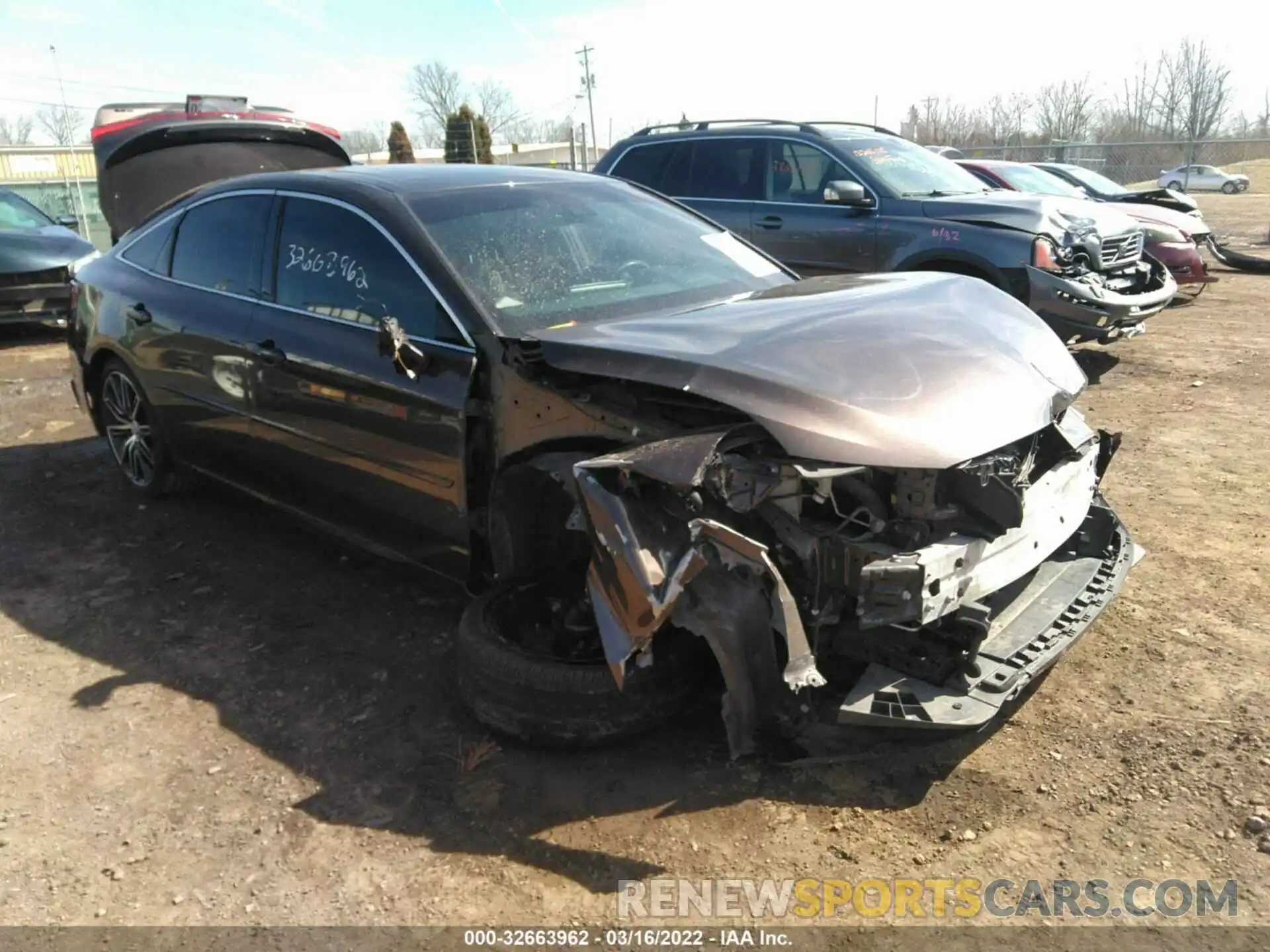 6 Photograph of a damaged car 4T1BZ1FB9KU006710 TOYOTA AVALON 2019