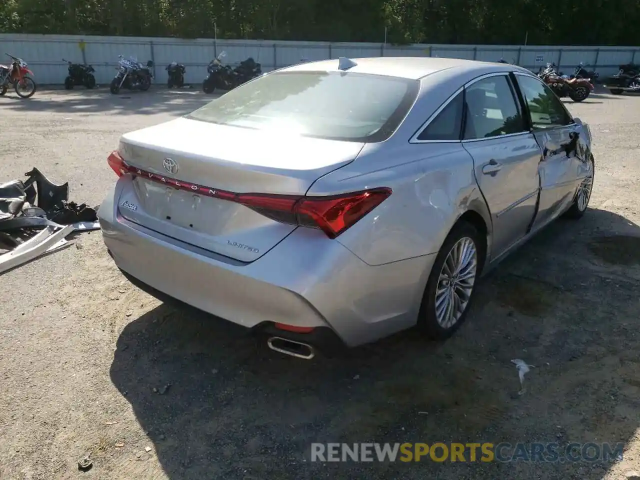 4 Photograph of a damaged car 4T1BZ1FB9KU009428 TOYOTA AVALON 2019