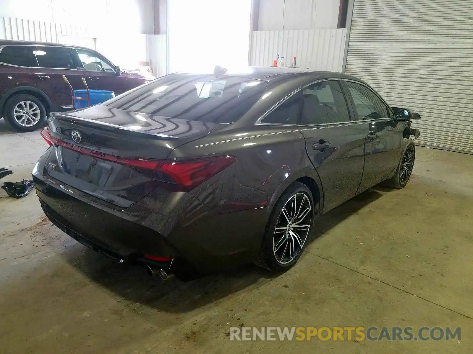 4 Photograph of a damaged car 4T1BZ1FB9KU011308 TOYOTA AVALON 2019