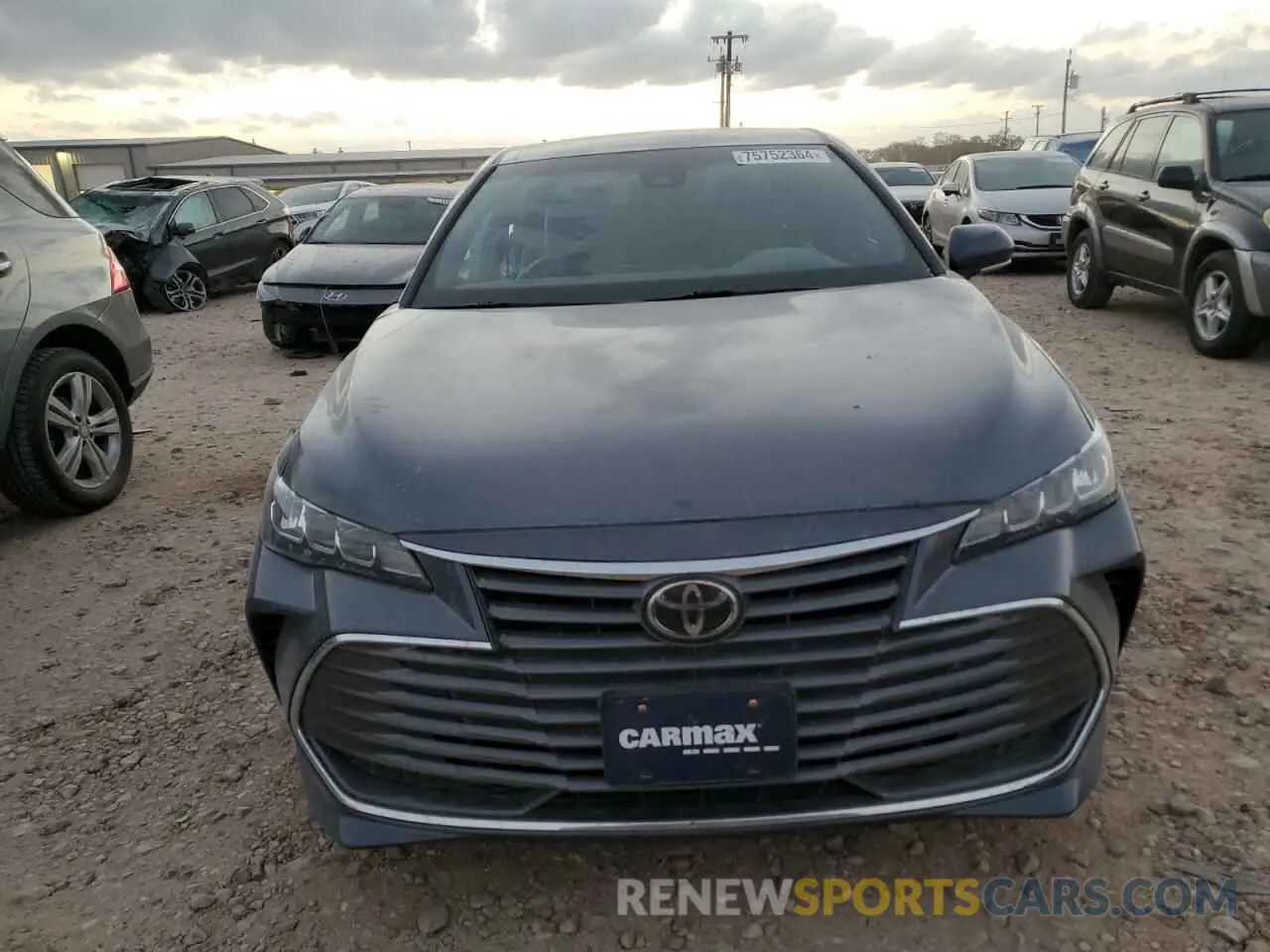 5 Photograph of a damaged car 4T1BZ1FB9KU012216 TOYOTA AVALON 2019