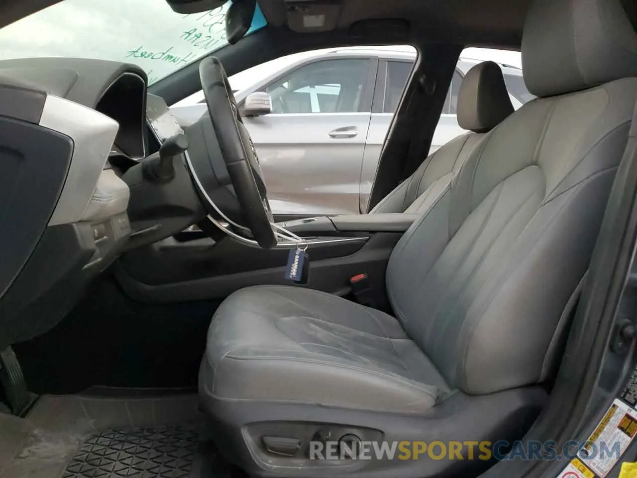 7 Photograph of a damaged car 4T1BZ1FB9KU012216 TOYOTA AVALON 2019