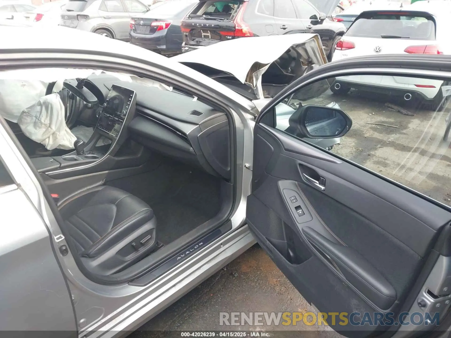 5 Photograph of a damaged car 4T1BZ1FB9KU017819 TOYOTA AVALON 2019